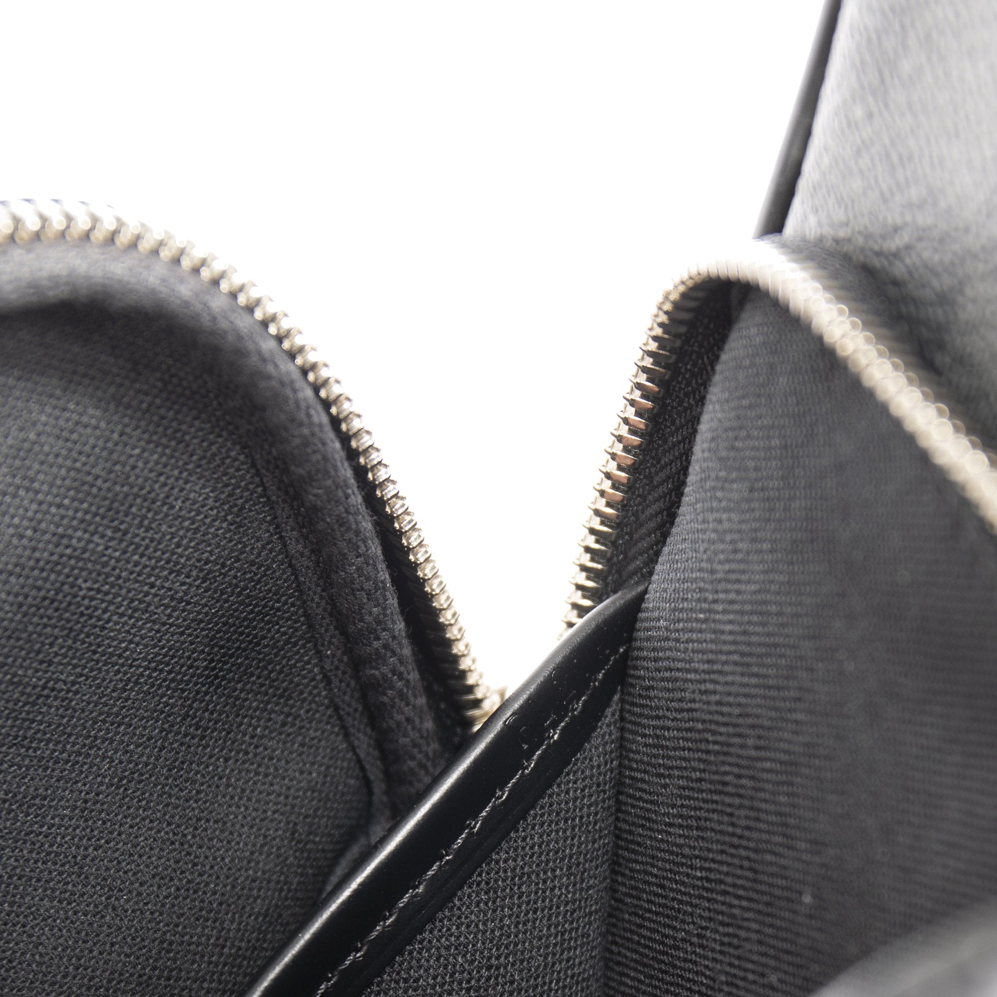 Louis Vuitton Damier Graphite Icare Laptop Bag