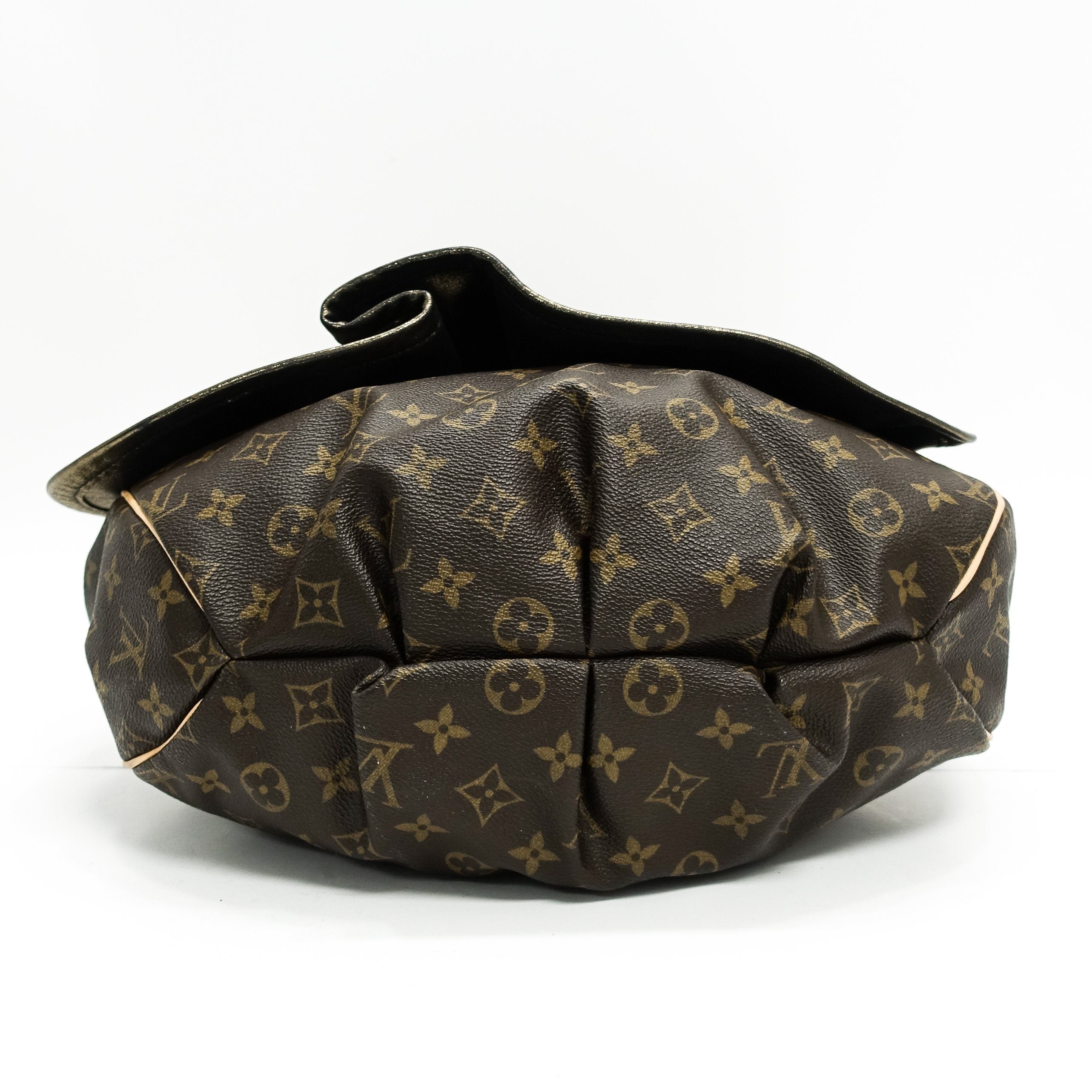 Louis Vuitton Limited Edition Monogram Kalahari GM