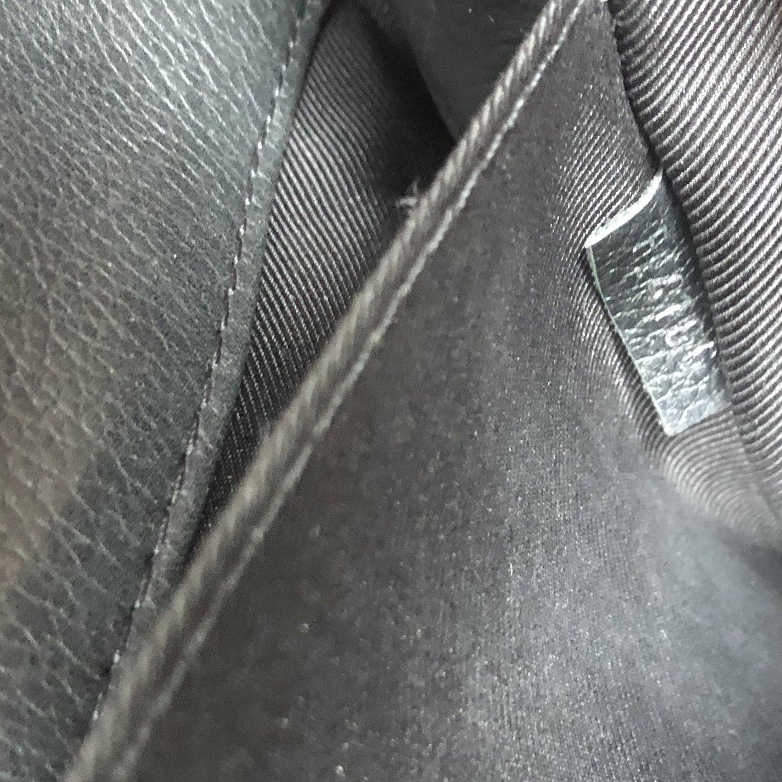 Louis Vuitton Lockme II Bag