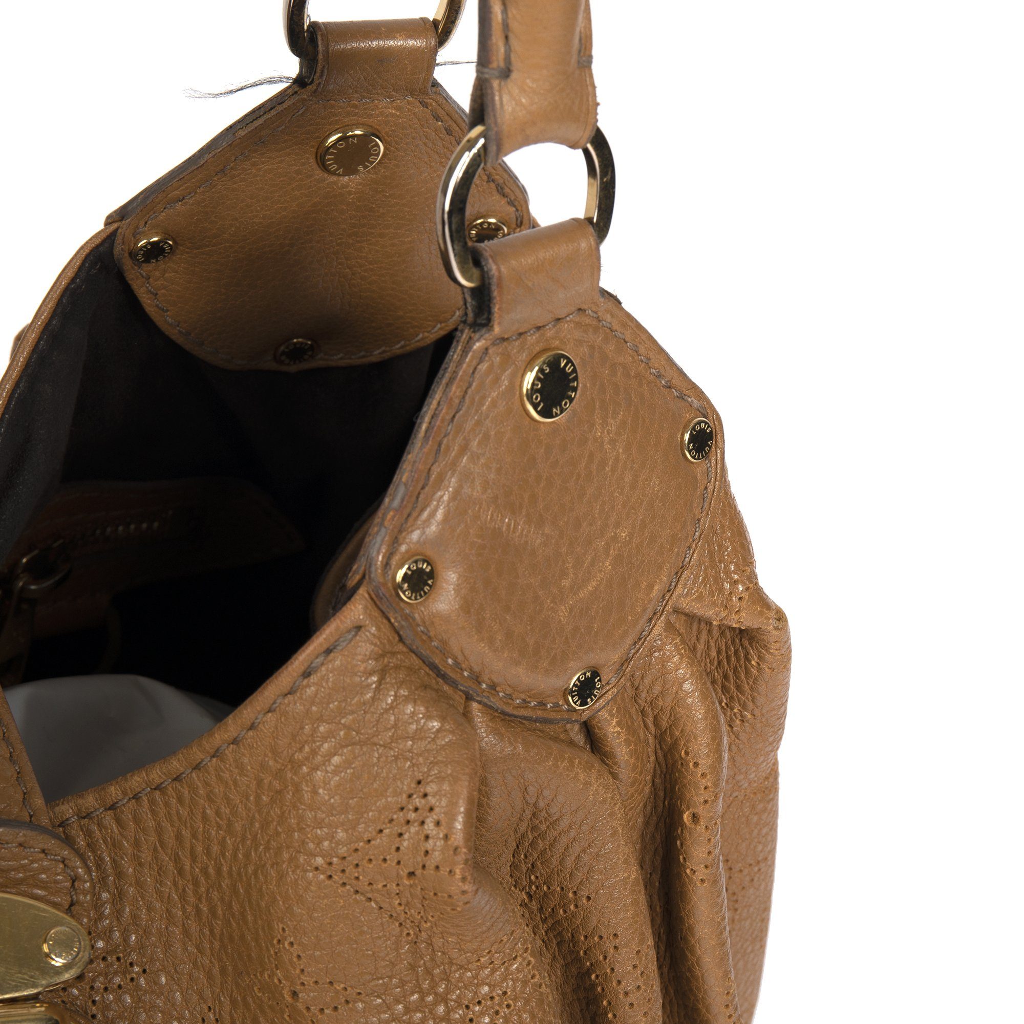 Louis Vuitton Mahina L Hobo