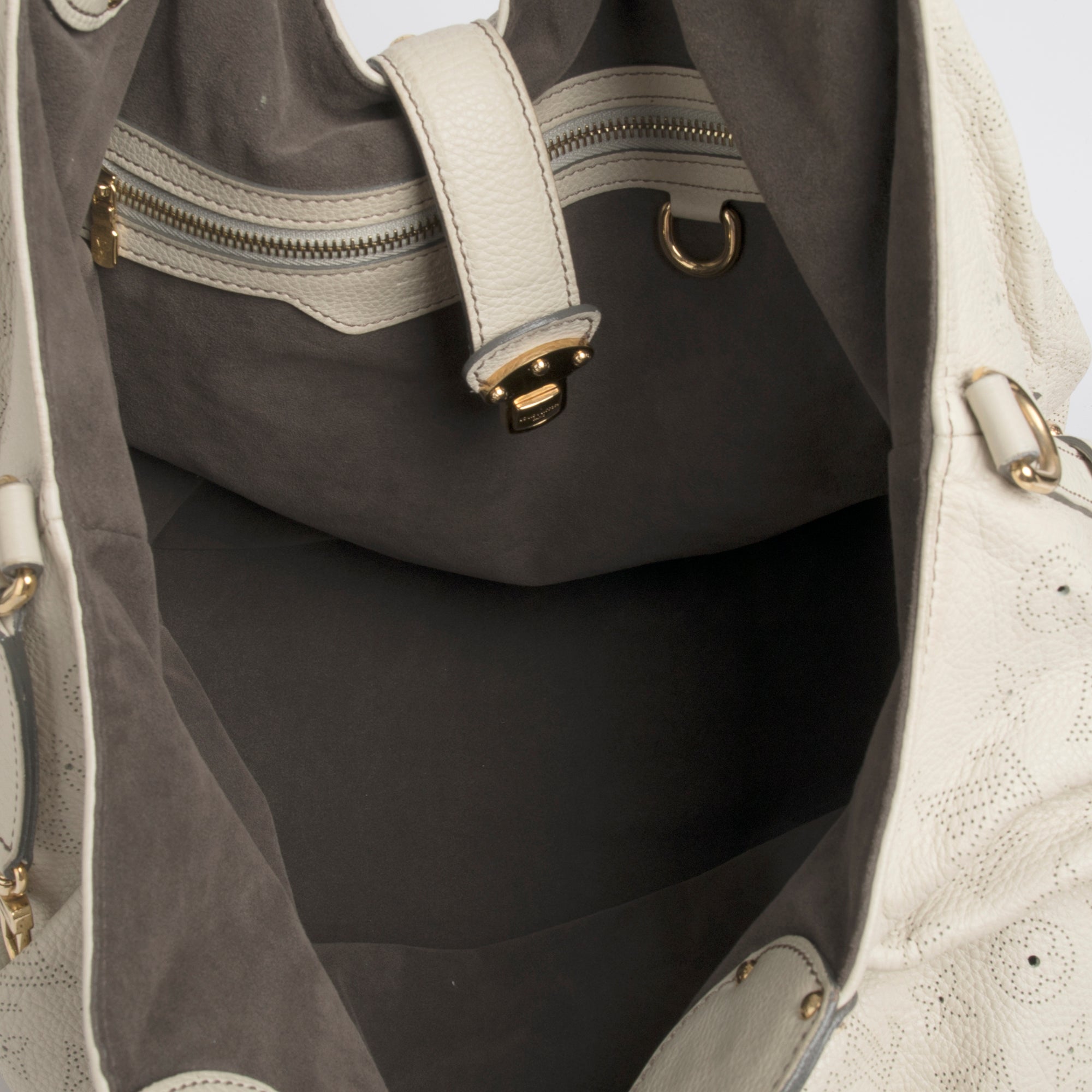 Louis Vuitton Mahina XL Hobo