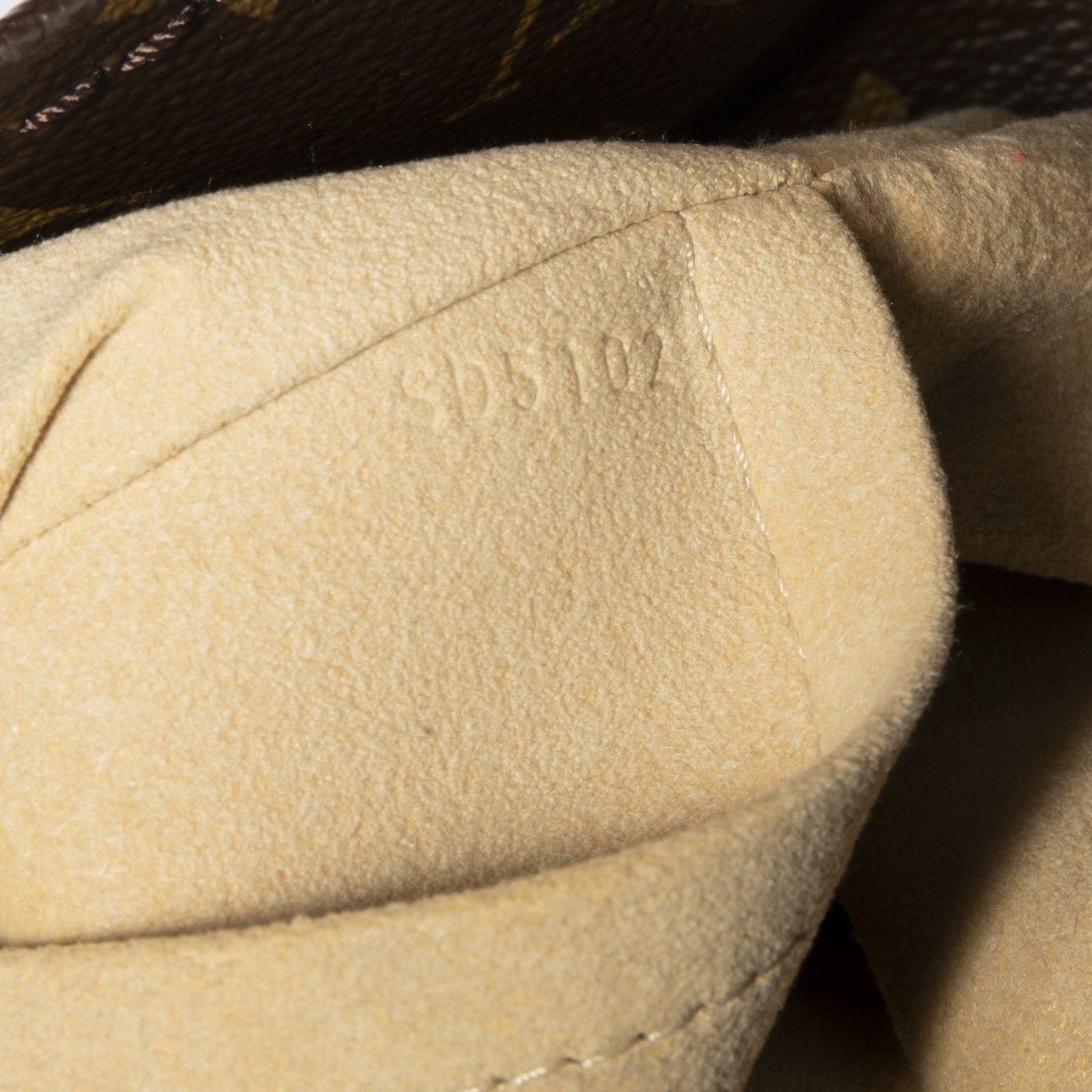 Louis Vuitton Monogram Artsy MM