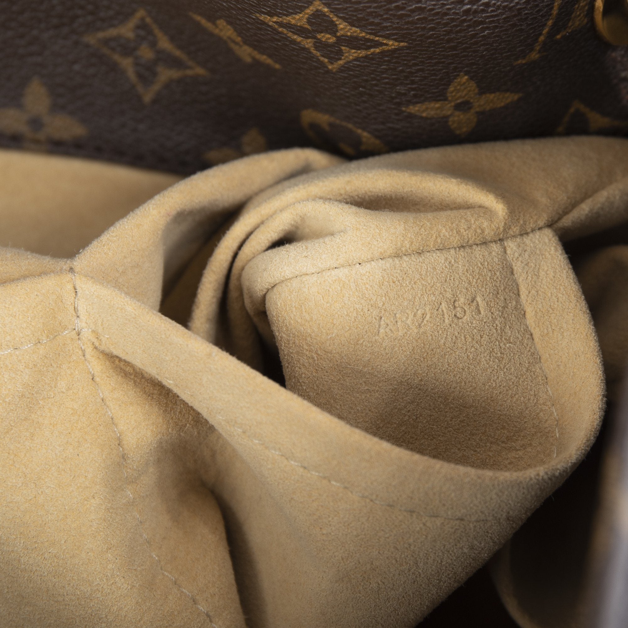 Louis Vuitton Monogram Artsy MM