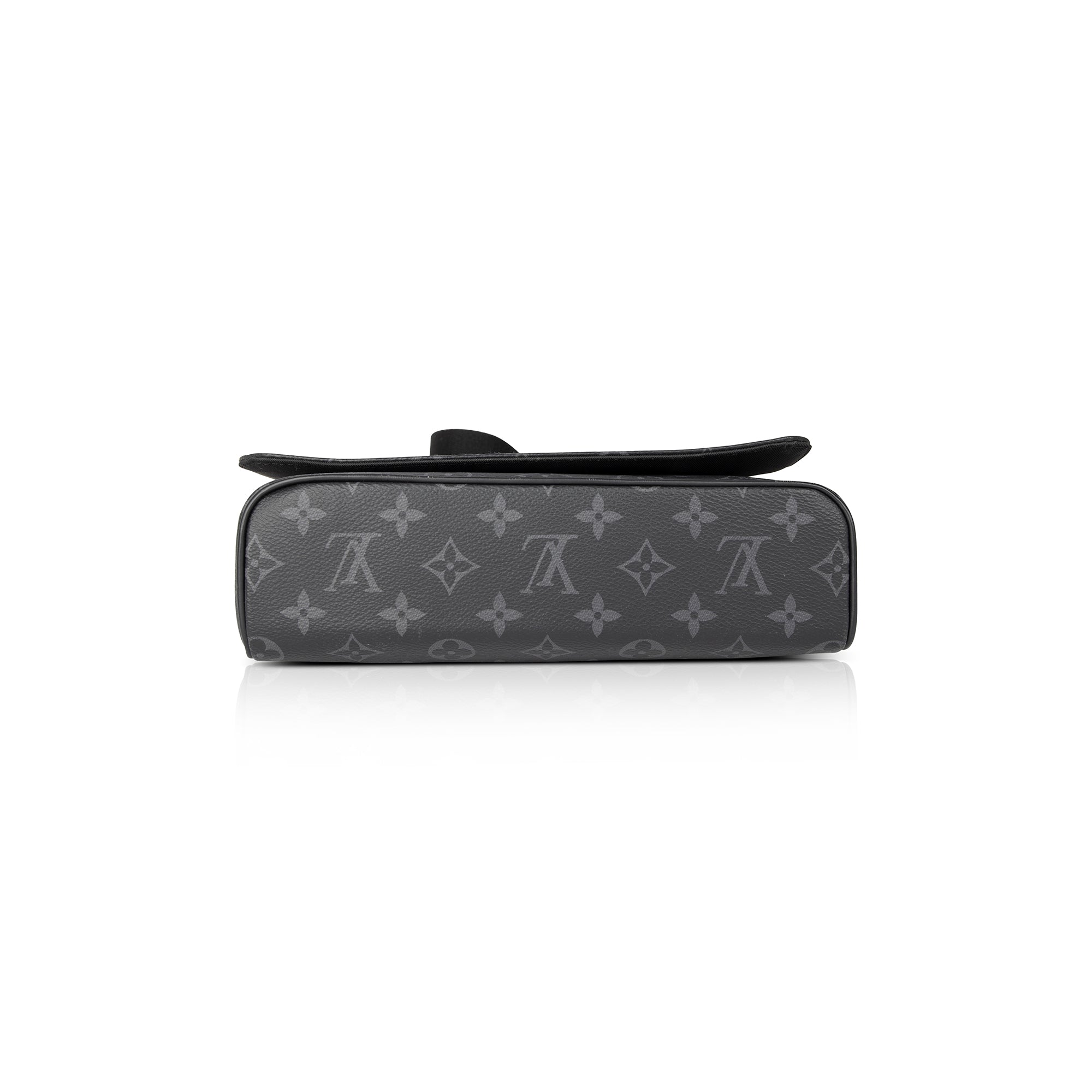 Louis Vuitton Monogram Eclipse District PM