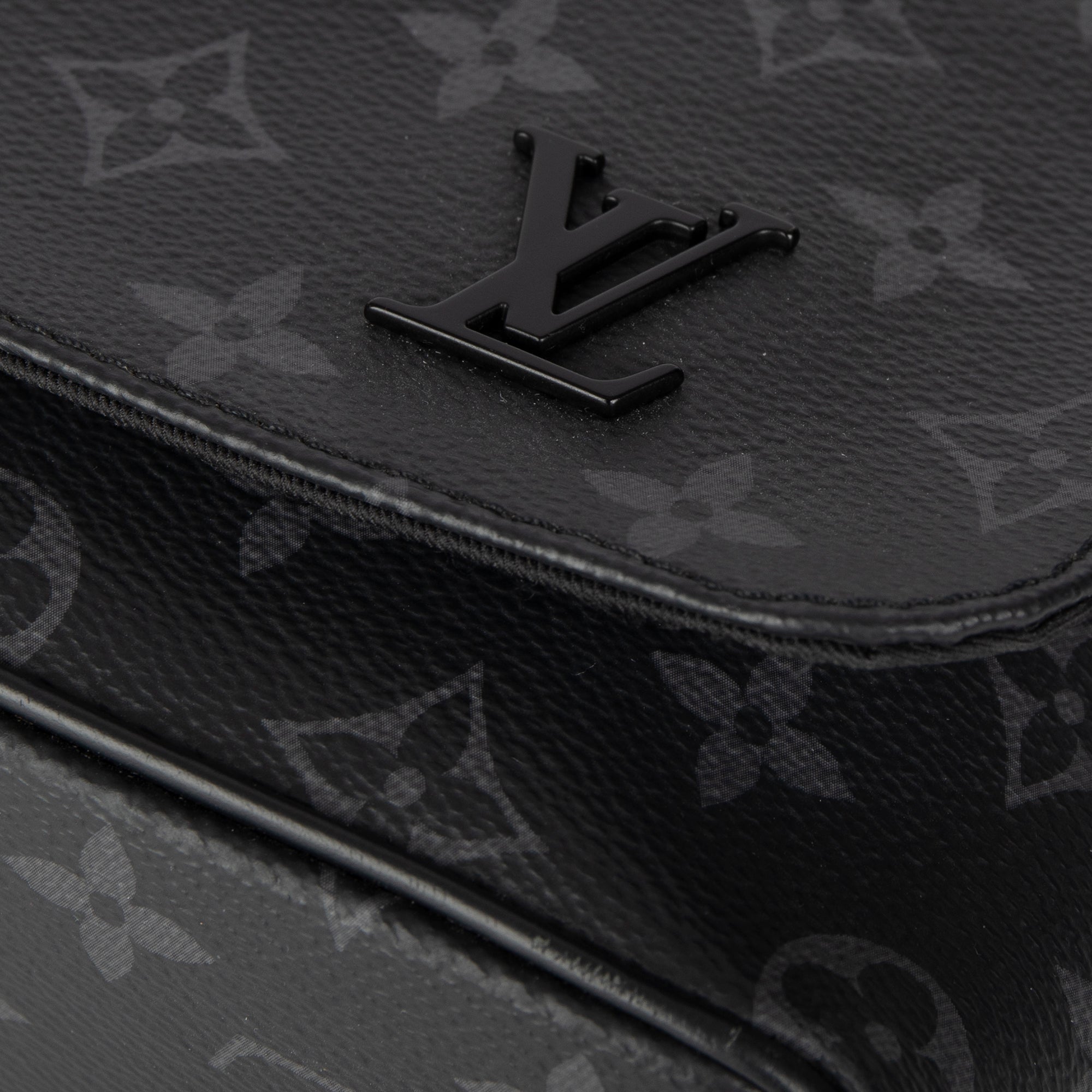 Louis Vuitton Monogram Eclipse District PM