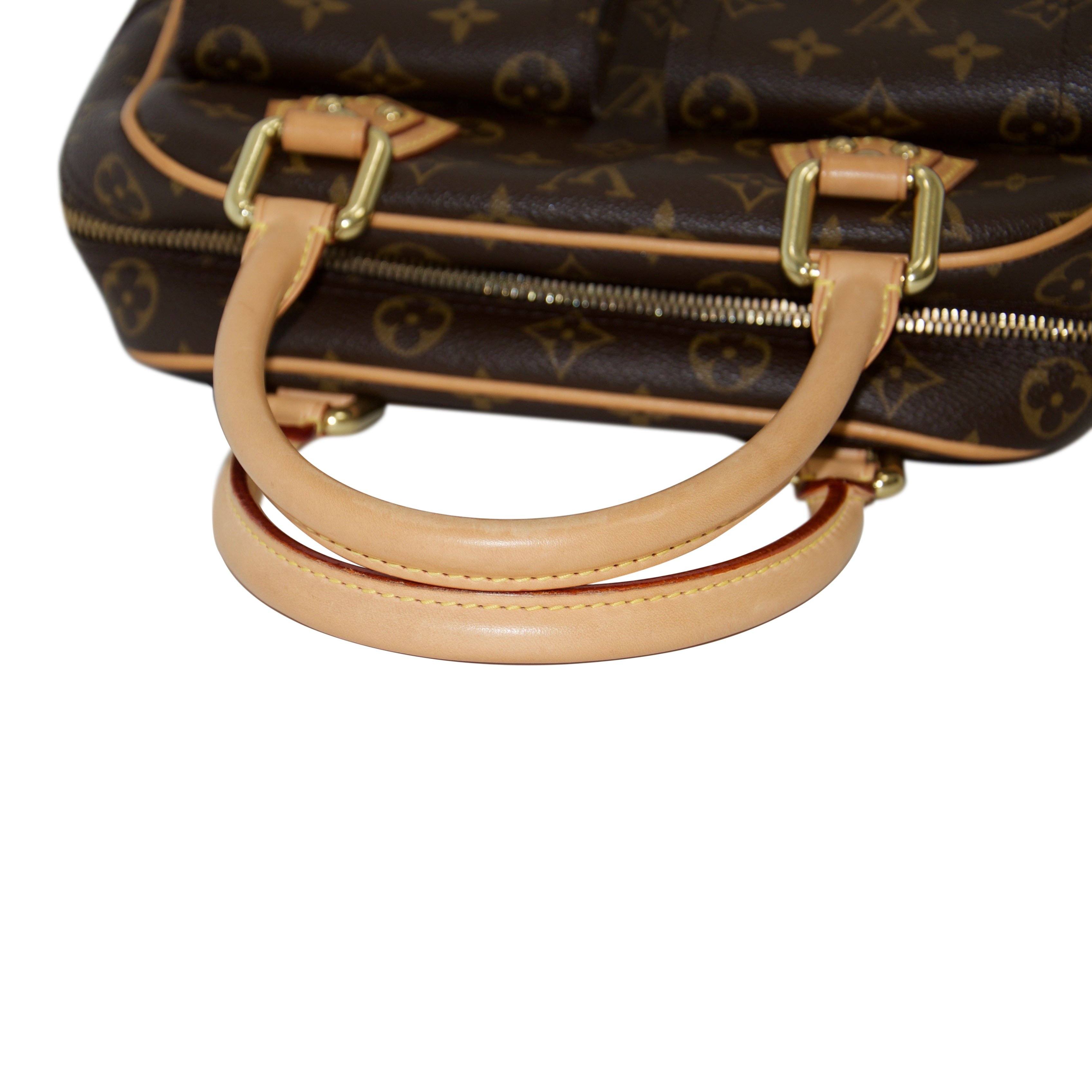 Louis Vuitton Monogram Manhattan PM