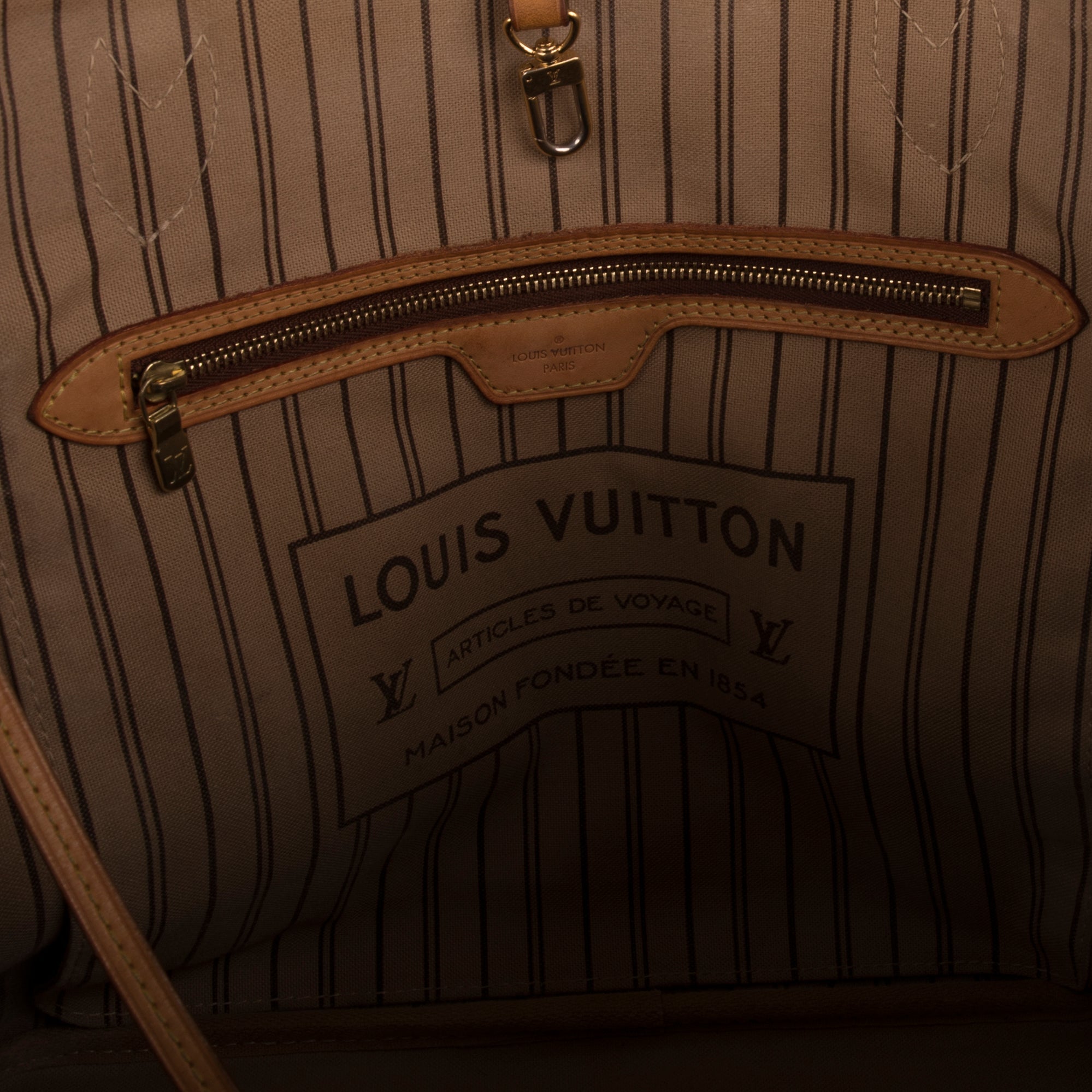 Louis Vuitton Monogram Neverfull MM w/ Pouch
