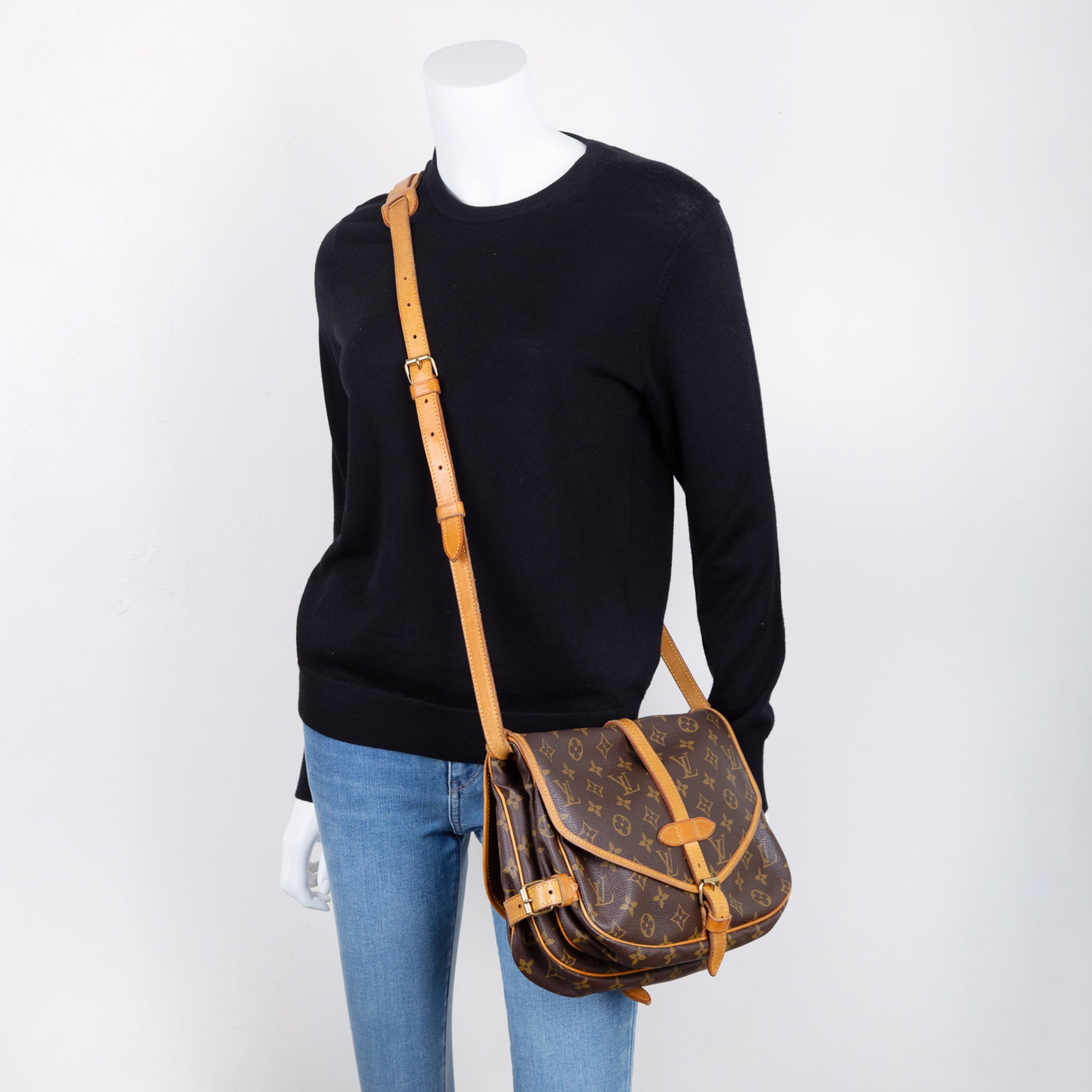 Louis Vuitton Monogram Saumur 25