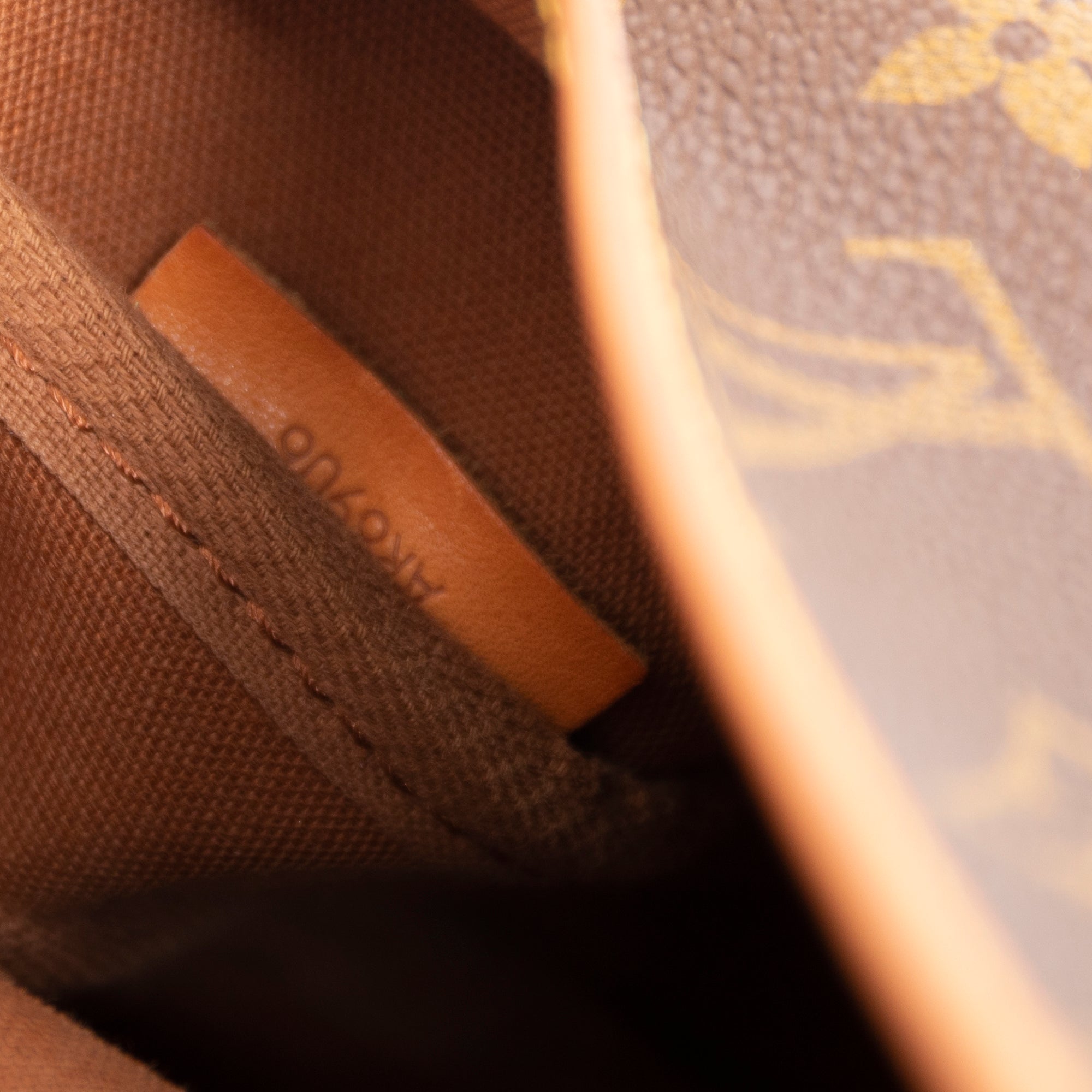 Louis Vuitton Monogram Saumur 25