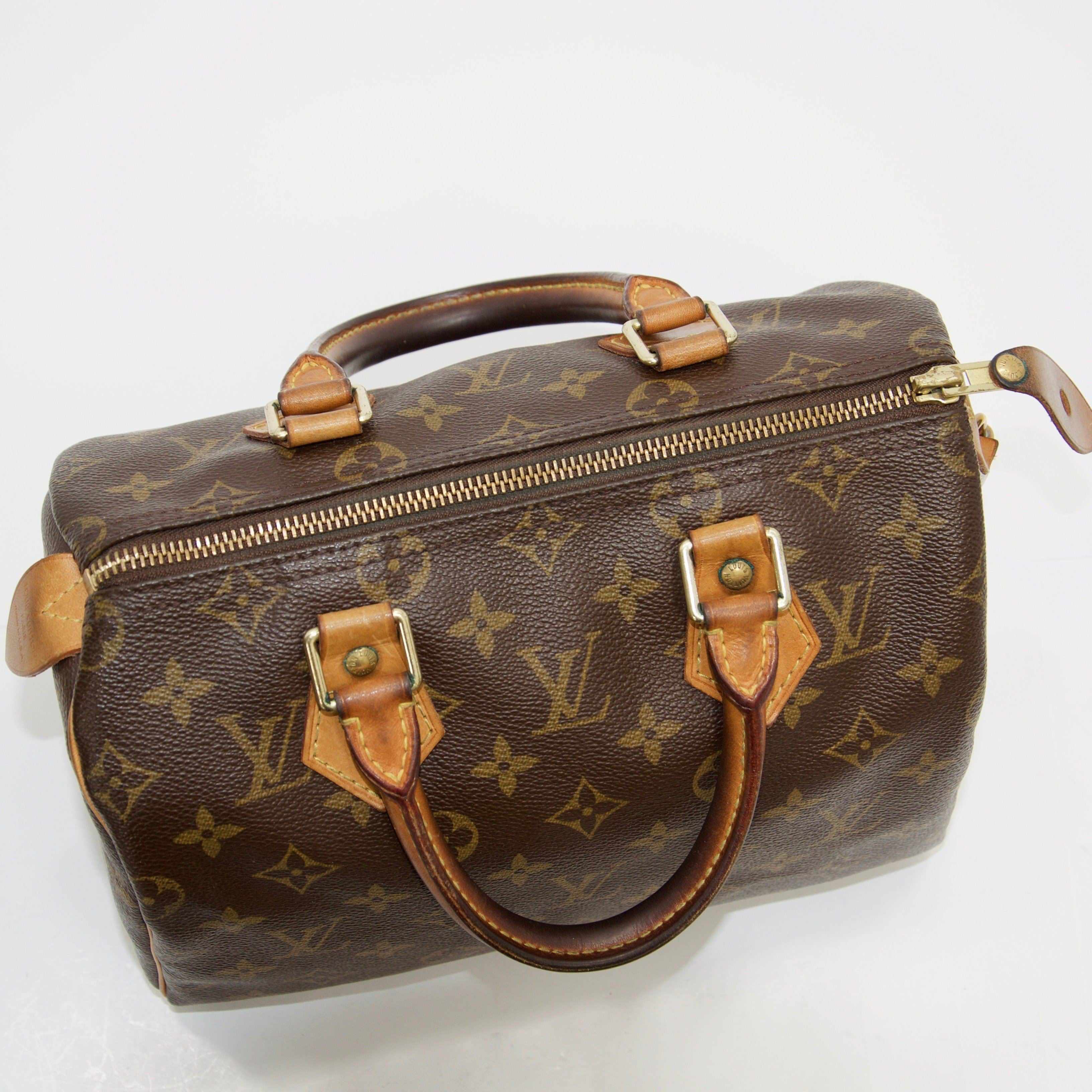 Louis Vuitton Monogram Speedy 25