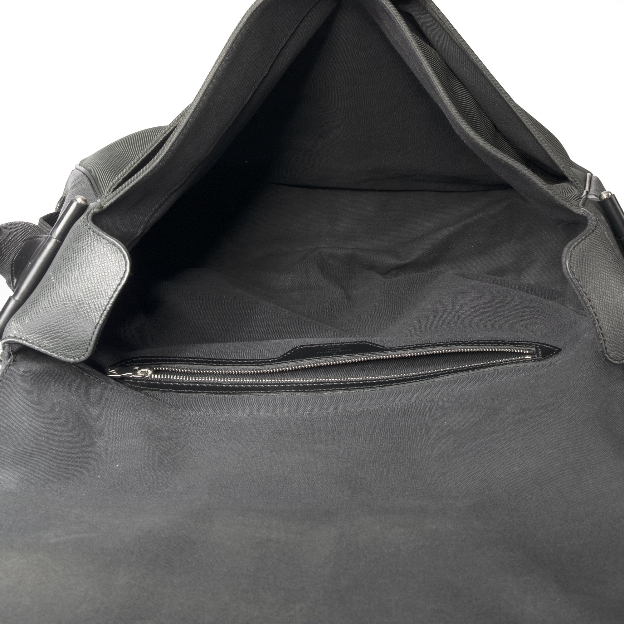 Louis Vuitton Taiga Dersou Messenger Bag