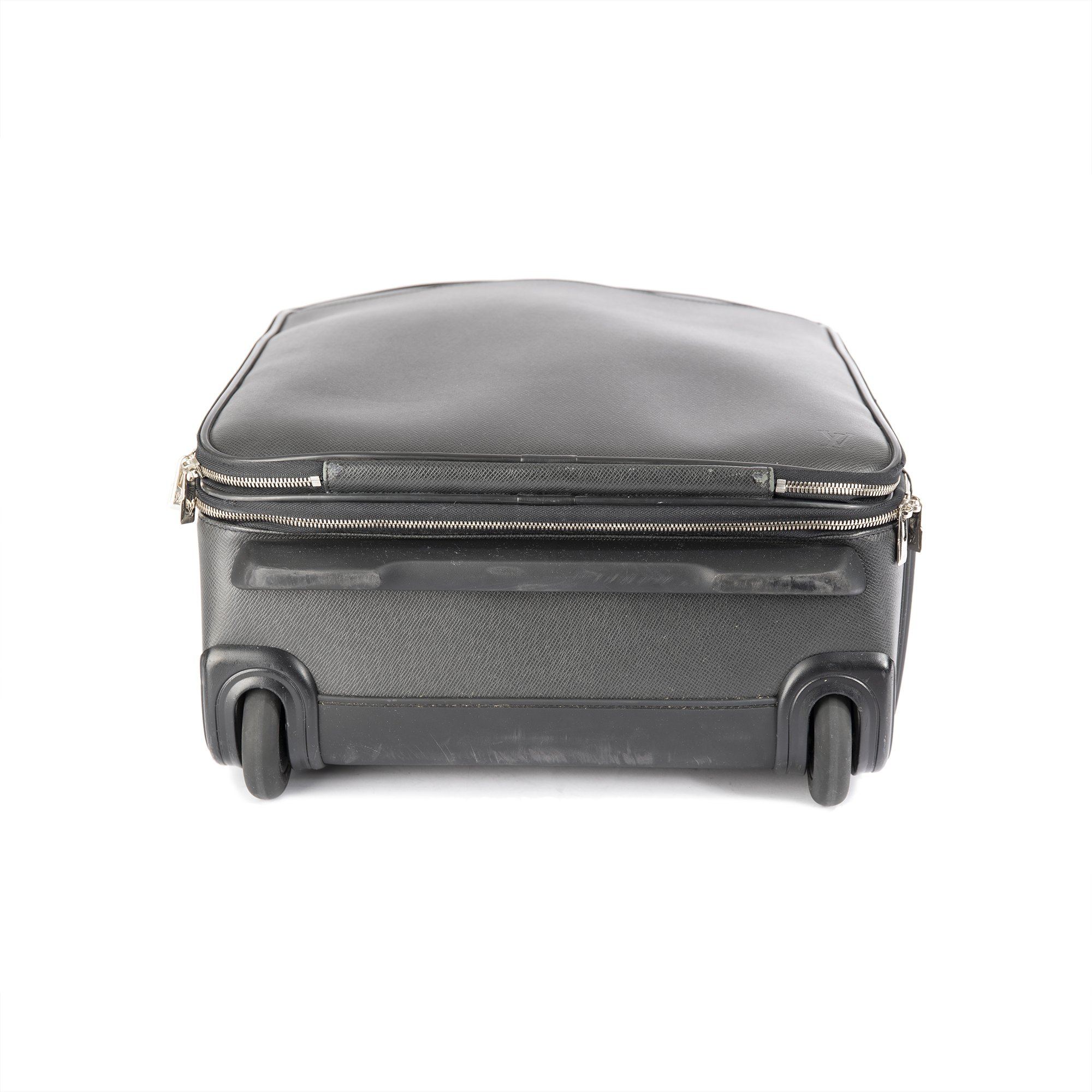 Louis Vuitton Taiga Leather Pegase Legere Business 55
