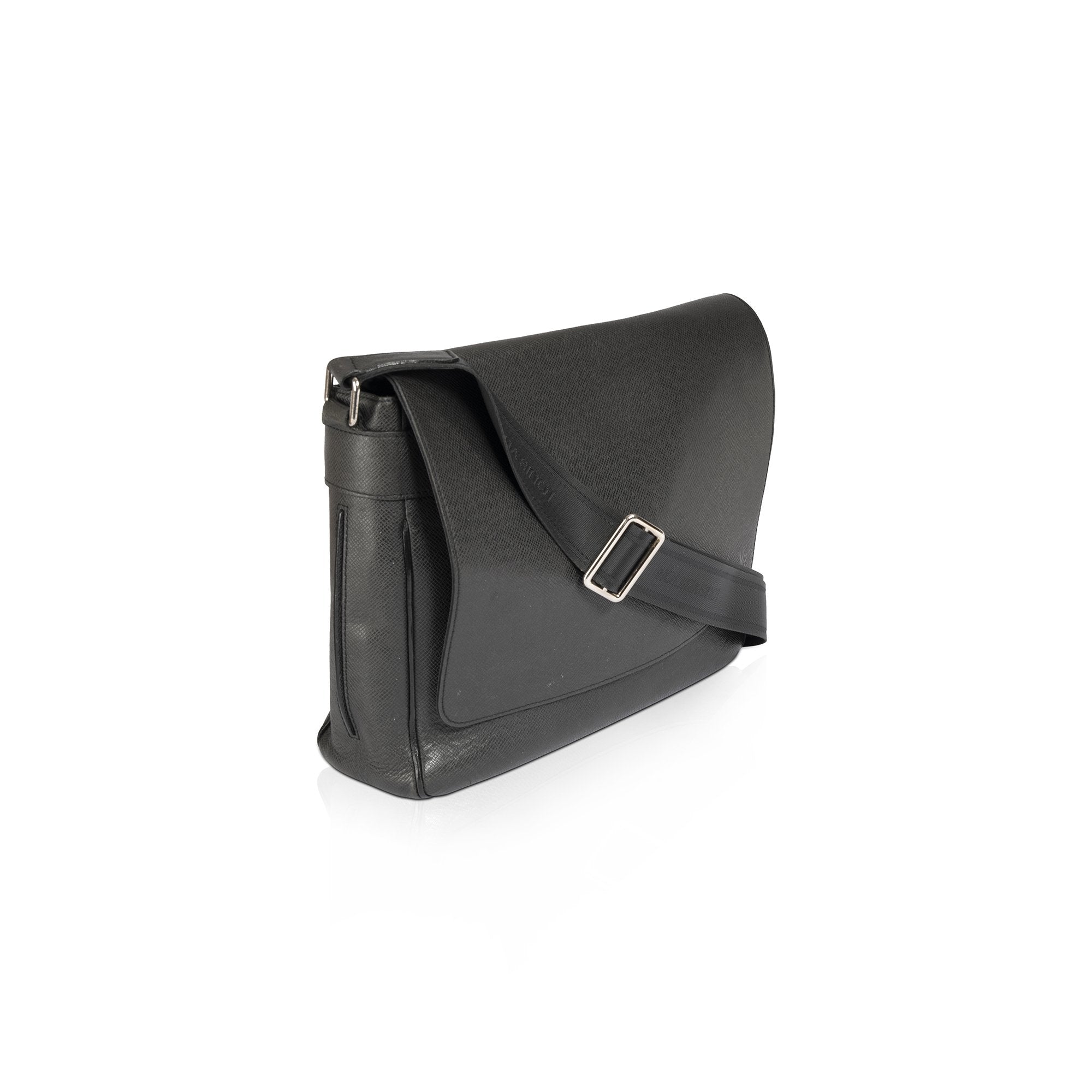 Louis Vuitton Taiga Leather Roman MM Messenger Bag