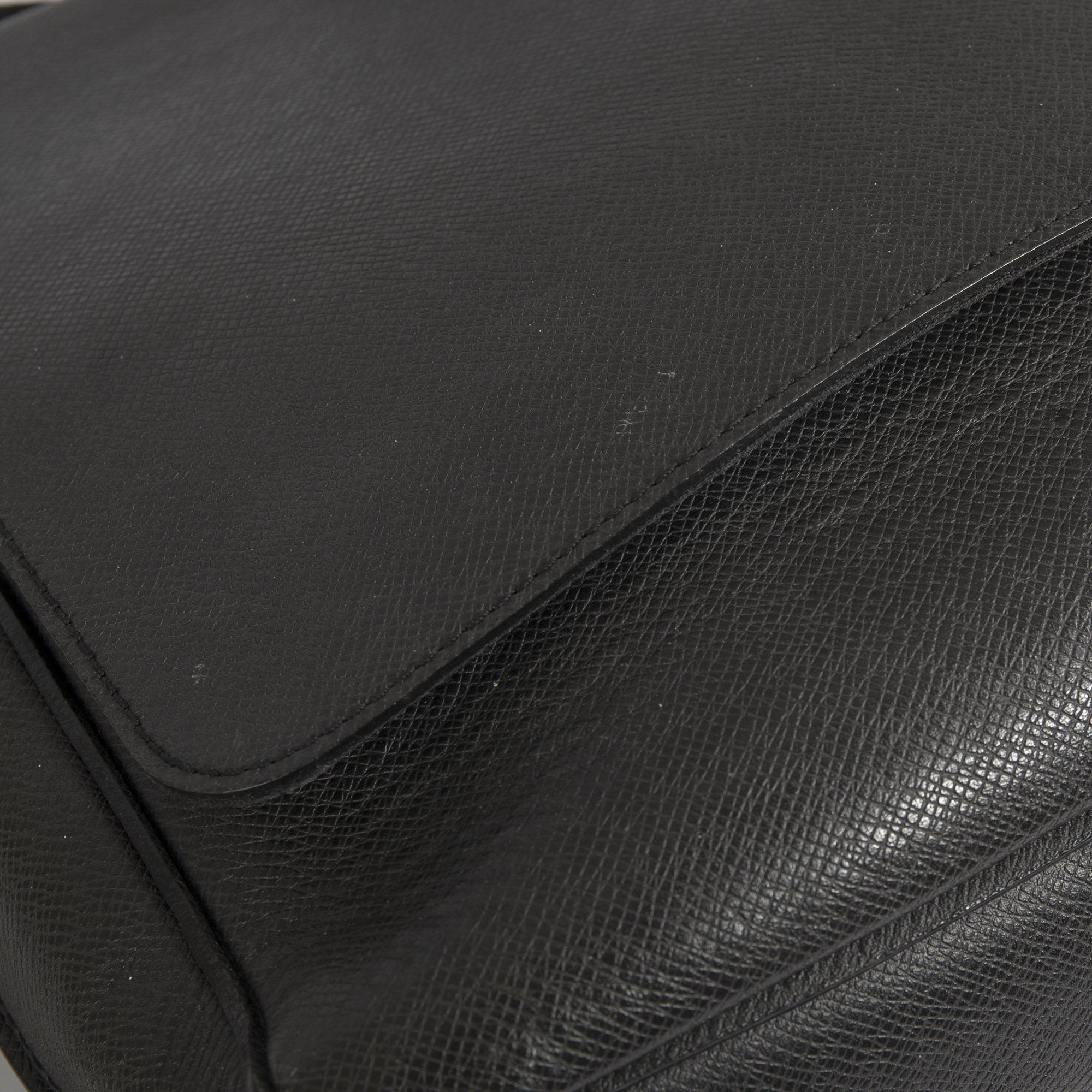 Louis Vuitton Taiga Leather Roman MM Messenger Bag