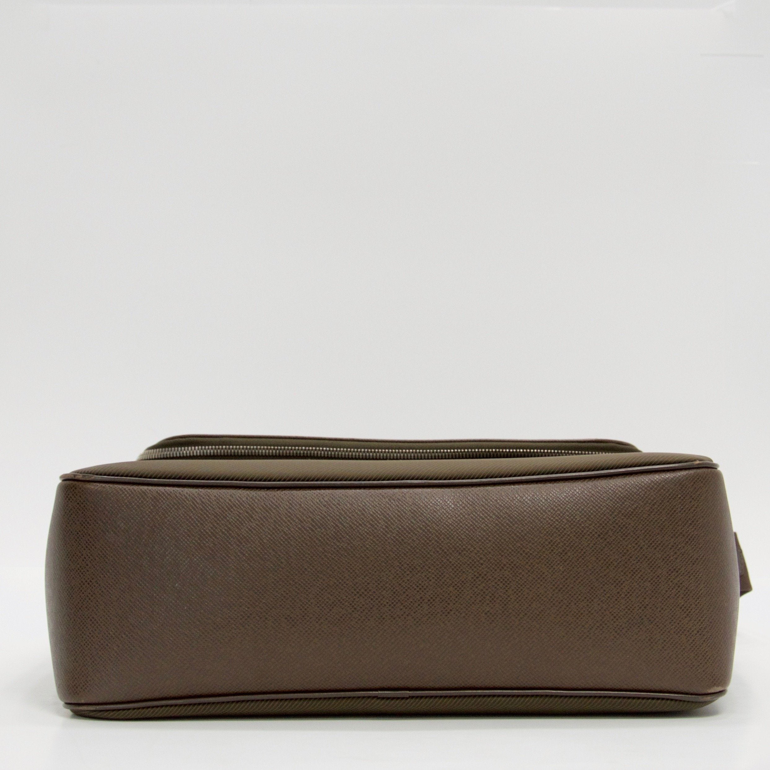 Louis Vuitton Taiga Taimyr Bag