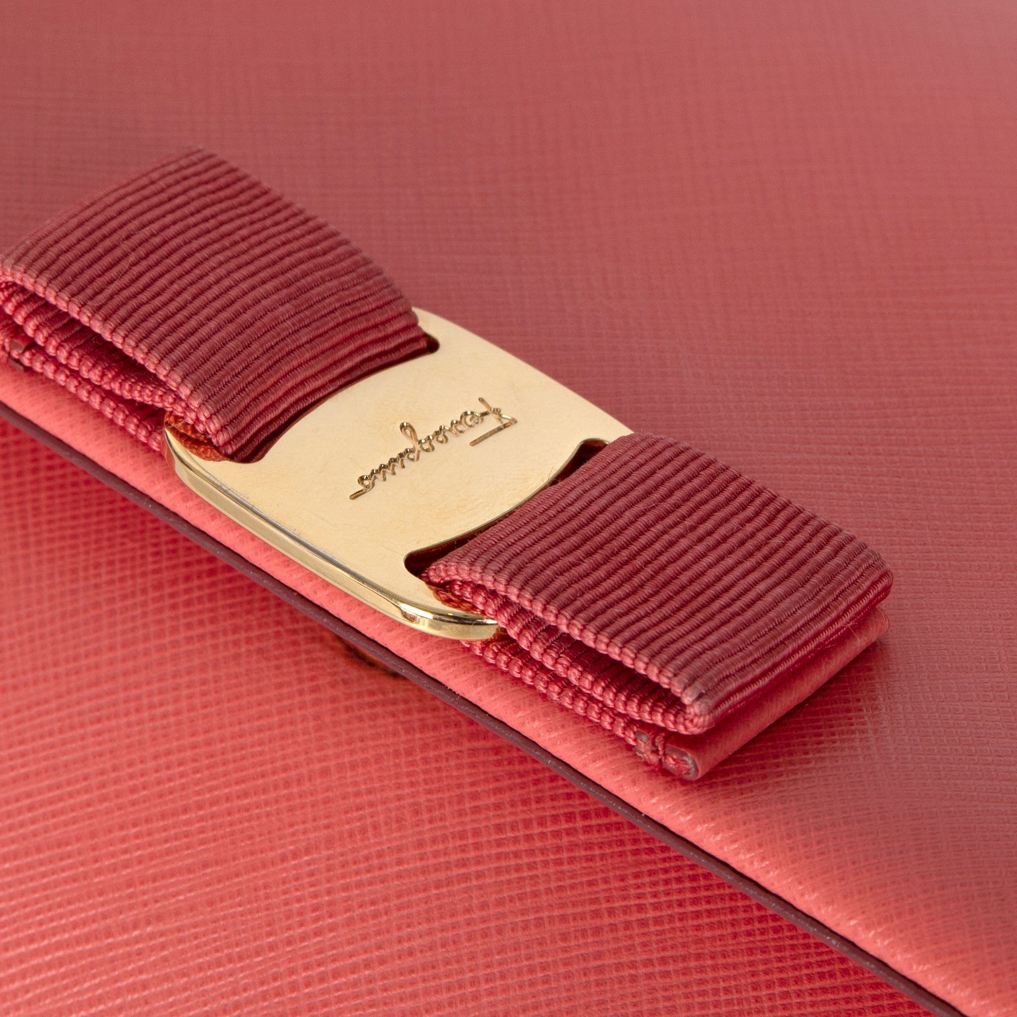 Salvatore Ferragamo Miss Vara Bow Wallet On Chain