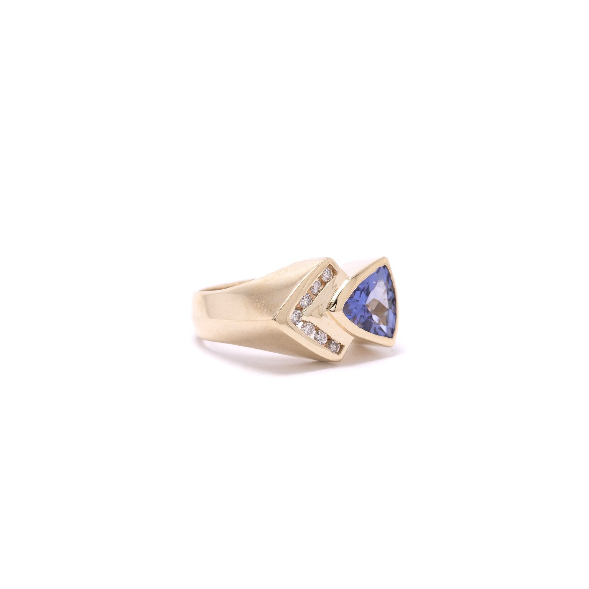 Tanzanite & Diamond Ring
