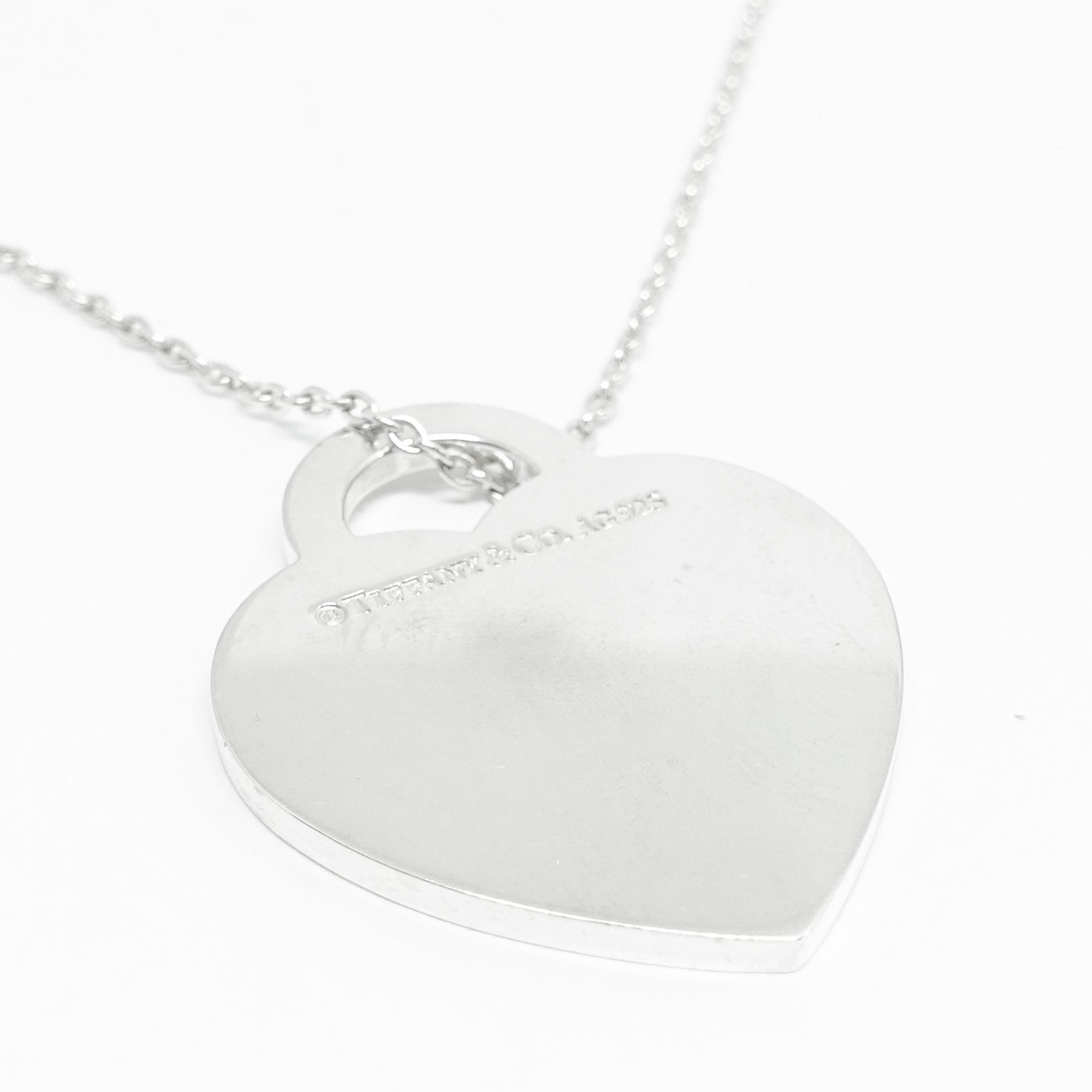 Tiffany & Co. Return to Tiffany Etched Heart and Arrow Pendant Necklace