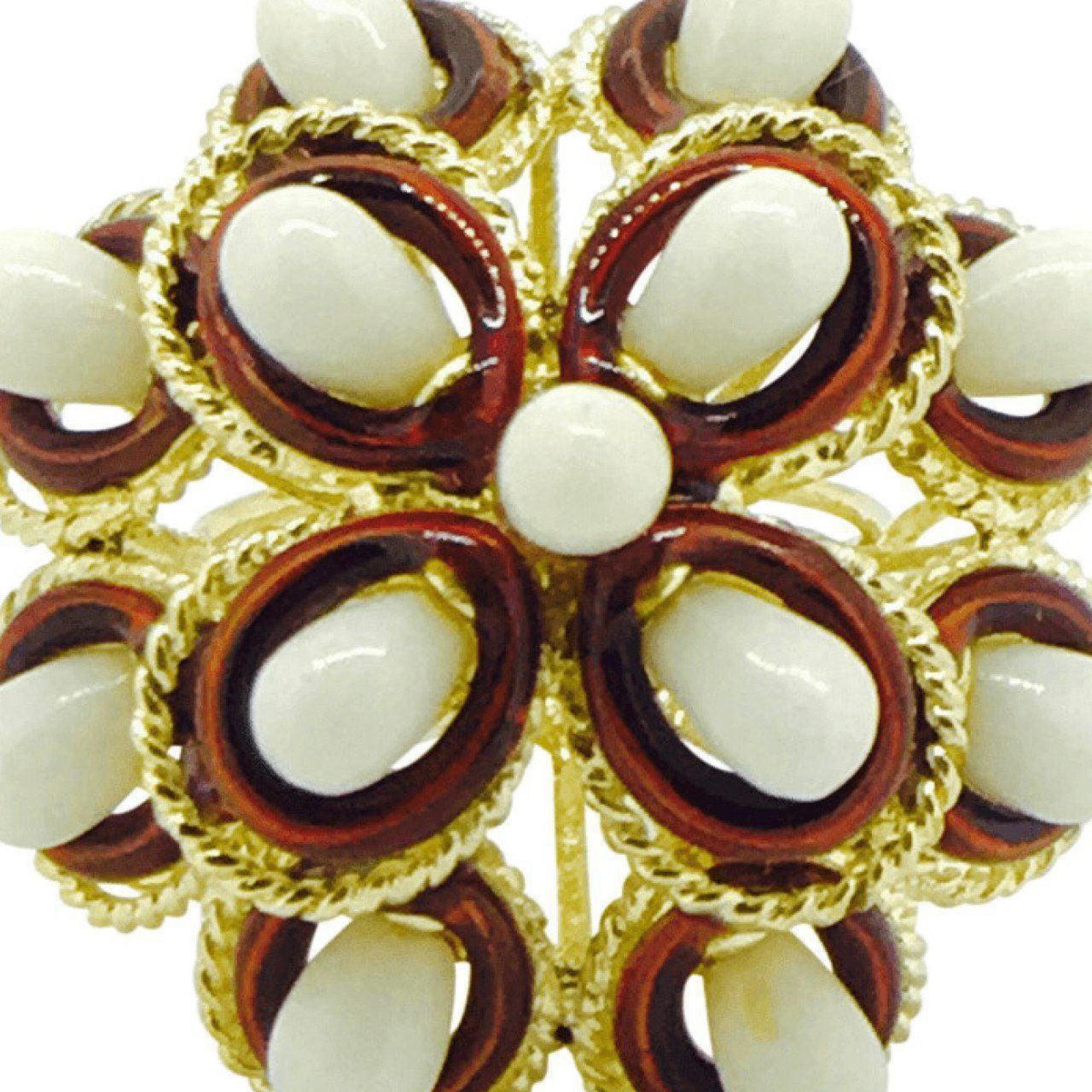 White Coral and Red Enamel Design Ring in 18K Yellow Gold