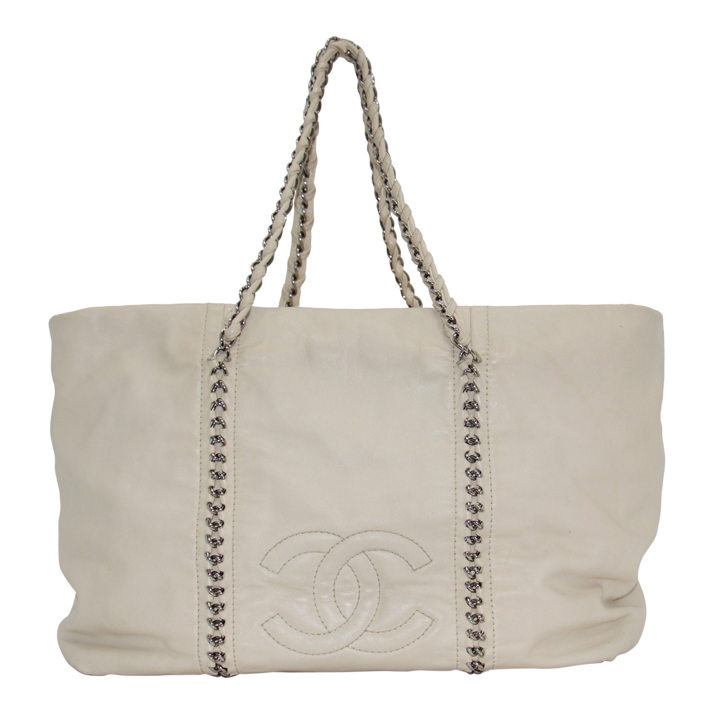 Chanel Luxe Ligne Tote