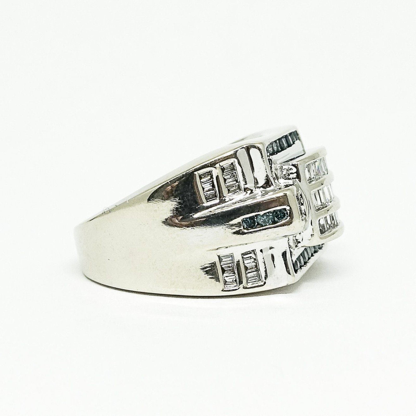 Gent's White and Blue Diamond Ring