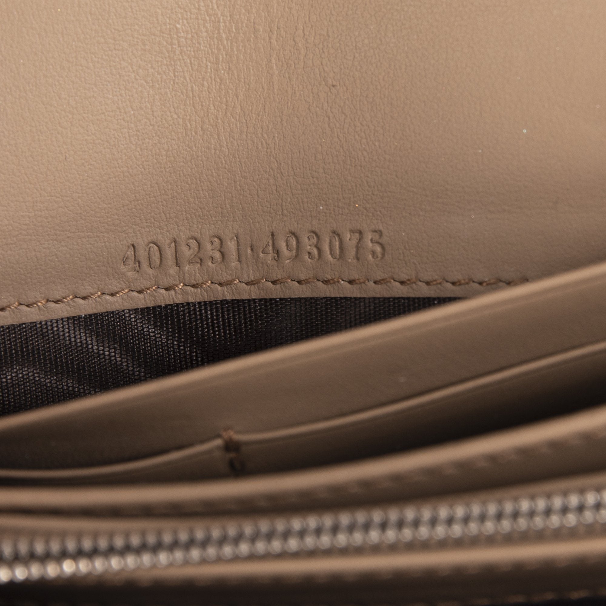 Gucci Dionysus GG Supreme Wallet on Chain