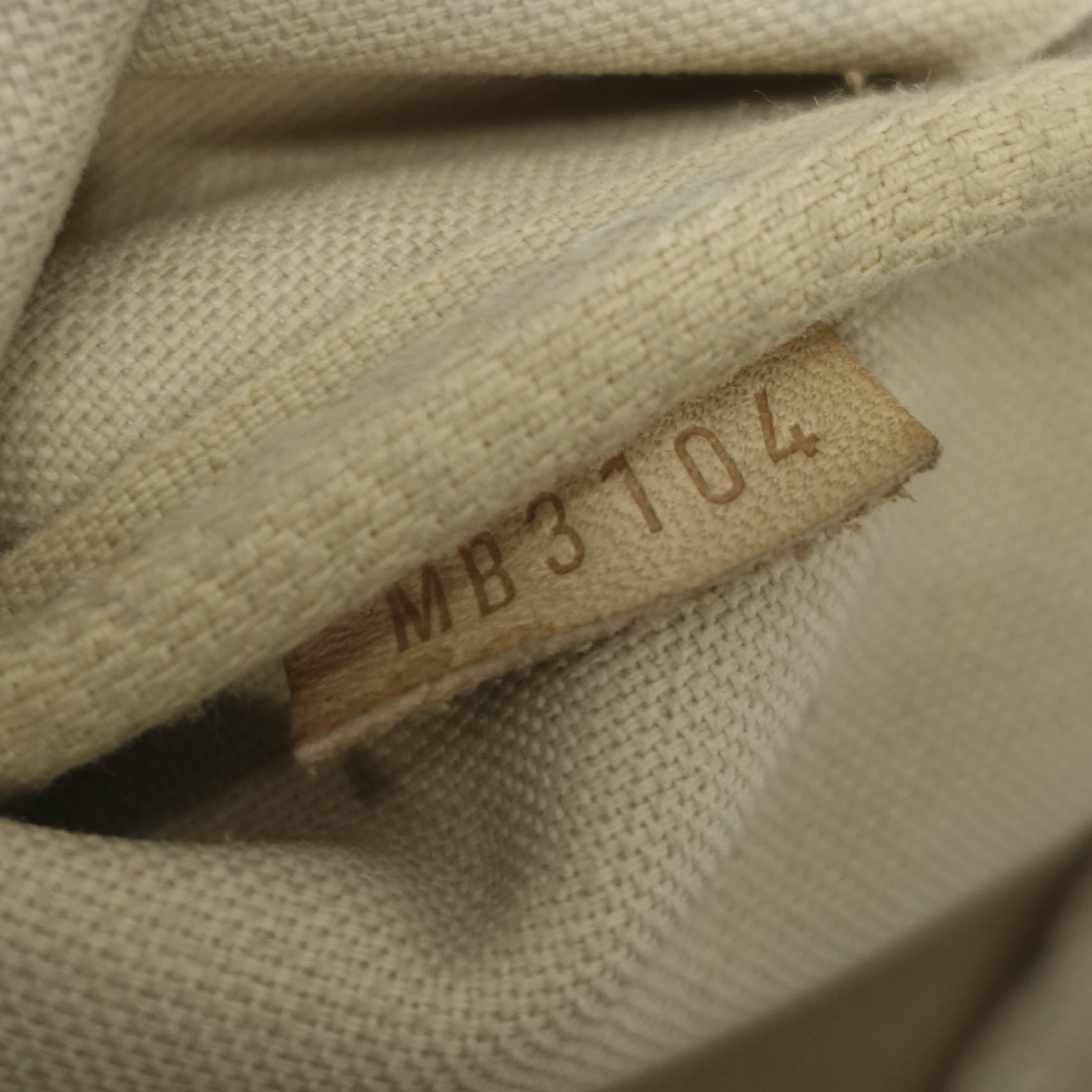 Louis Vuitton Damier Azur Eva Clutch