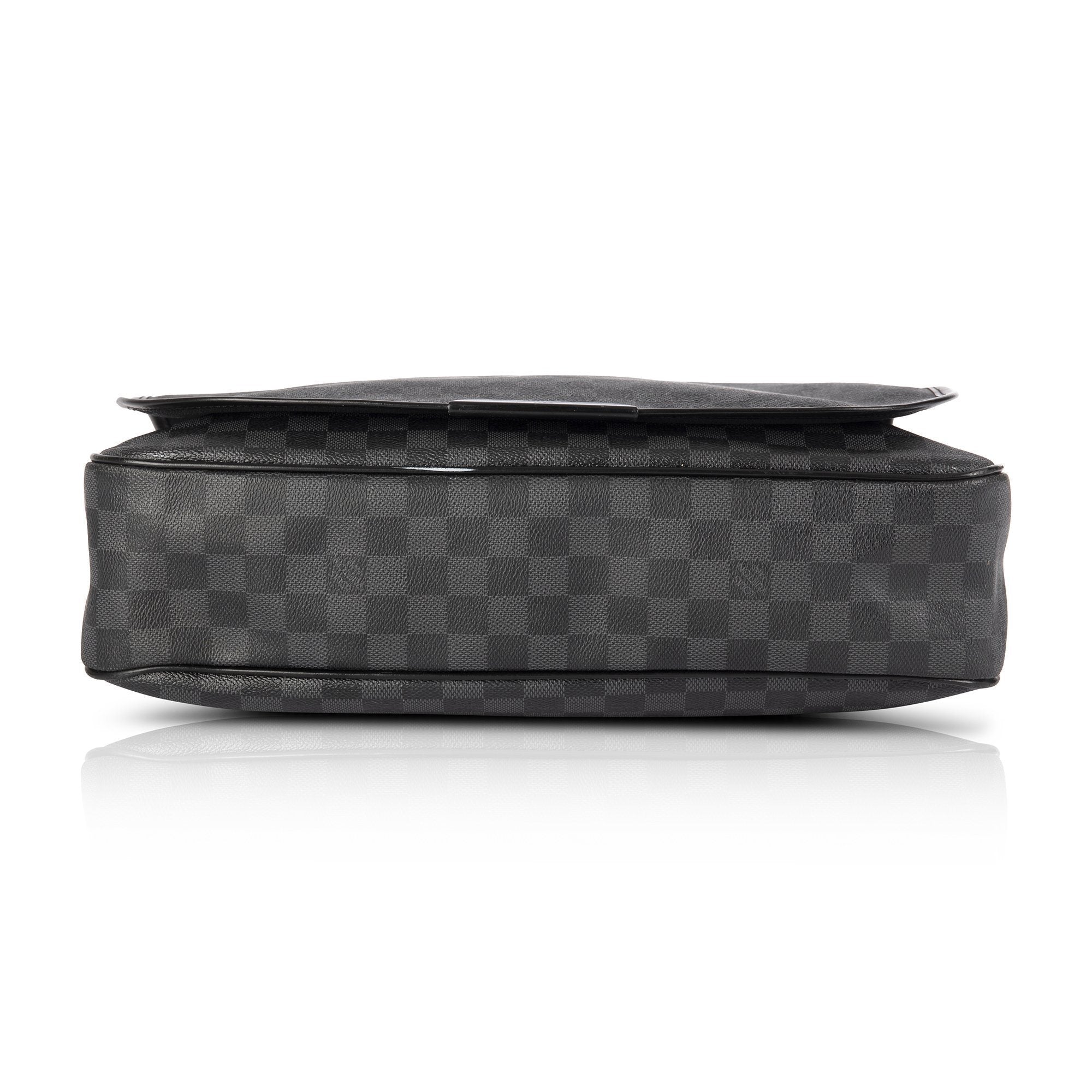 Louis Vuitton Damier Graphite Daniel GM Messenger Bag
