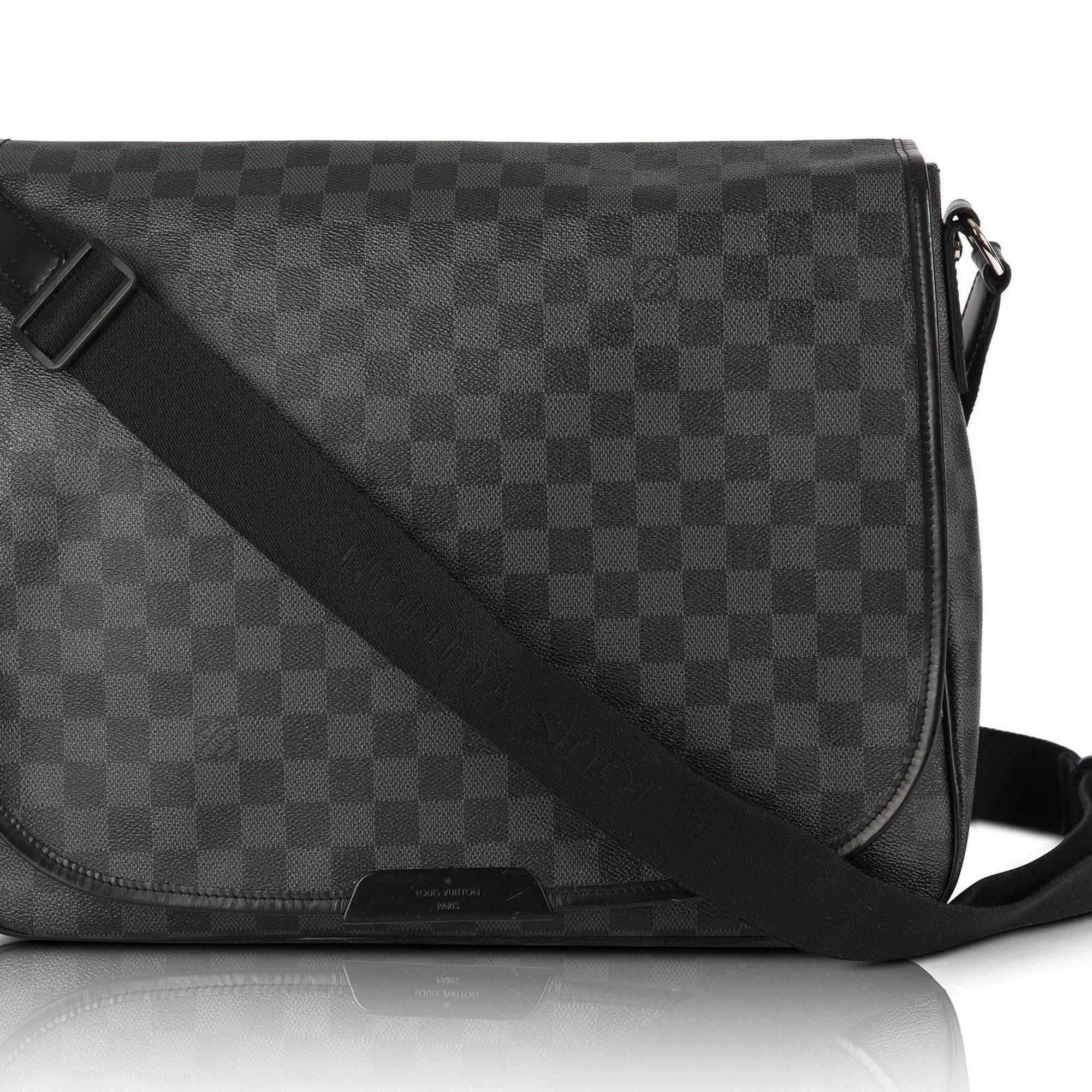 Louis Vuitton Damier Graphite Daniel GM Messenger Bag