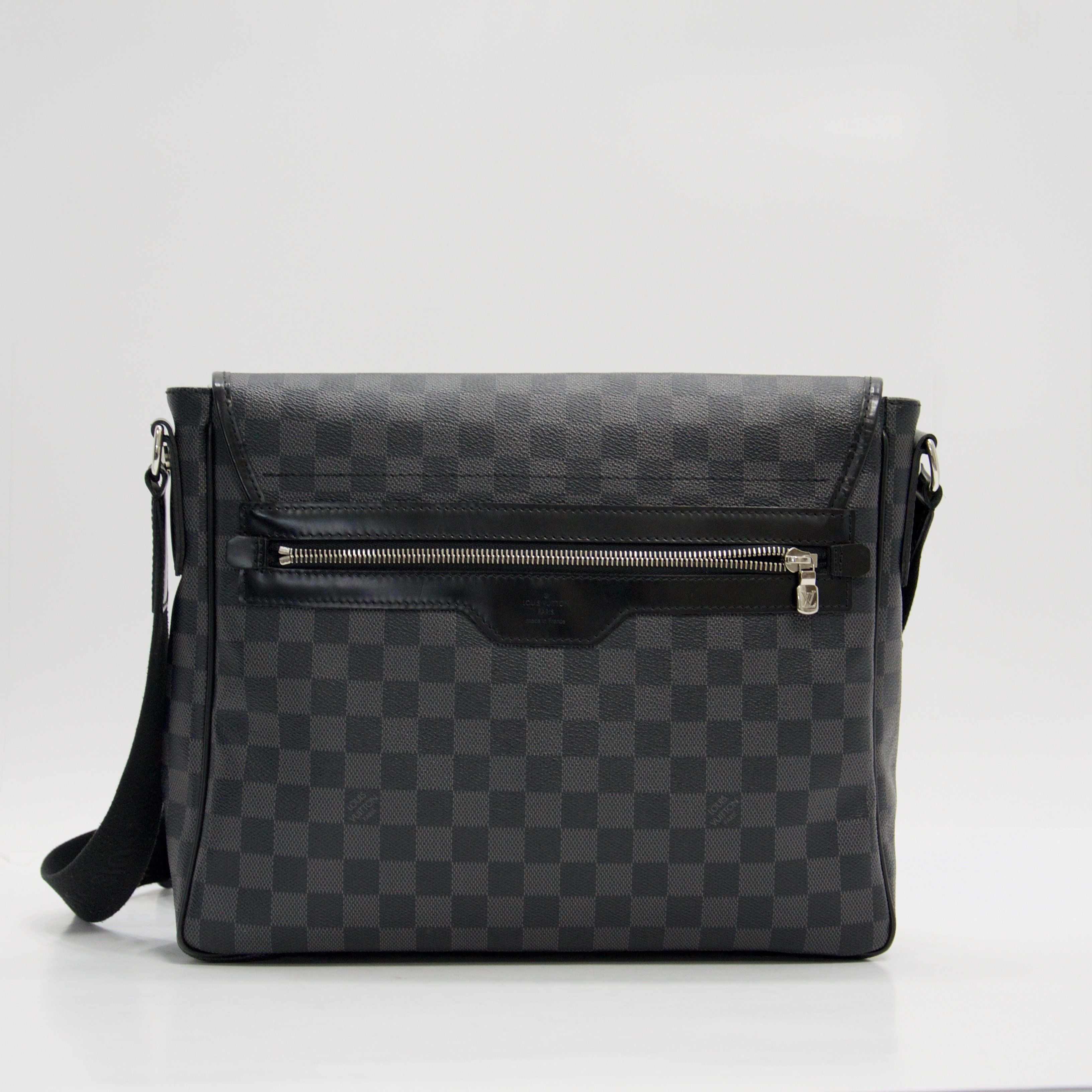 Louis Vuitton Damier Graphite Daniel MM Messenger Bag