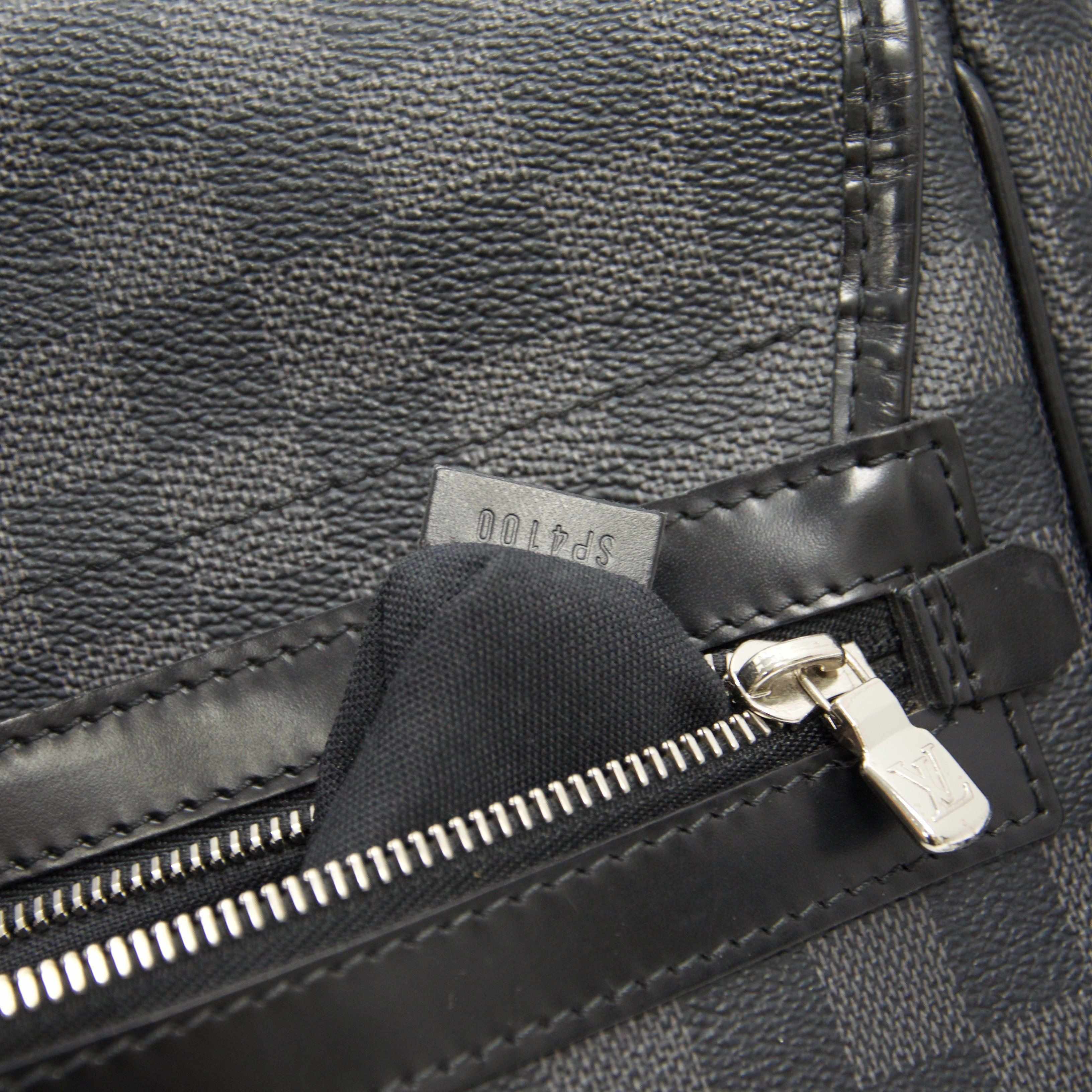 Louis Vuitton Damier Graphite Daniel MM Messenger Bag