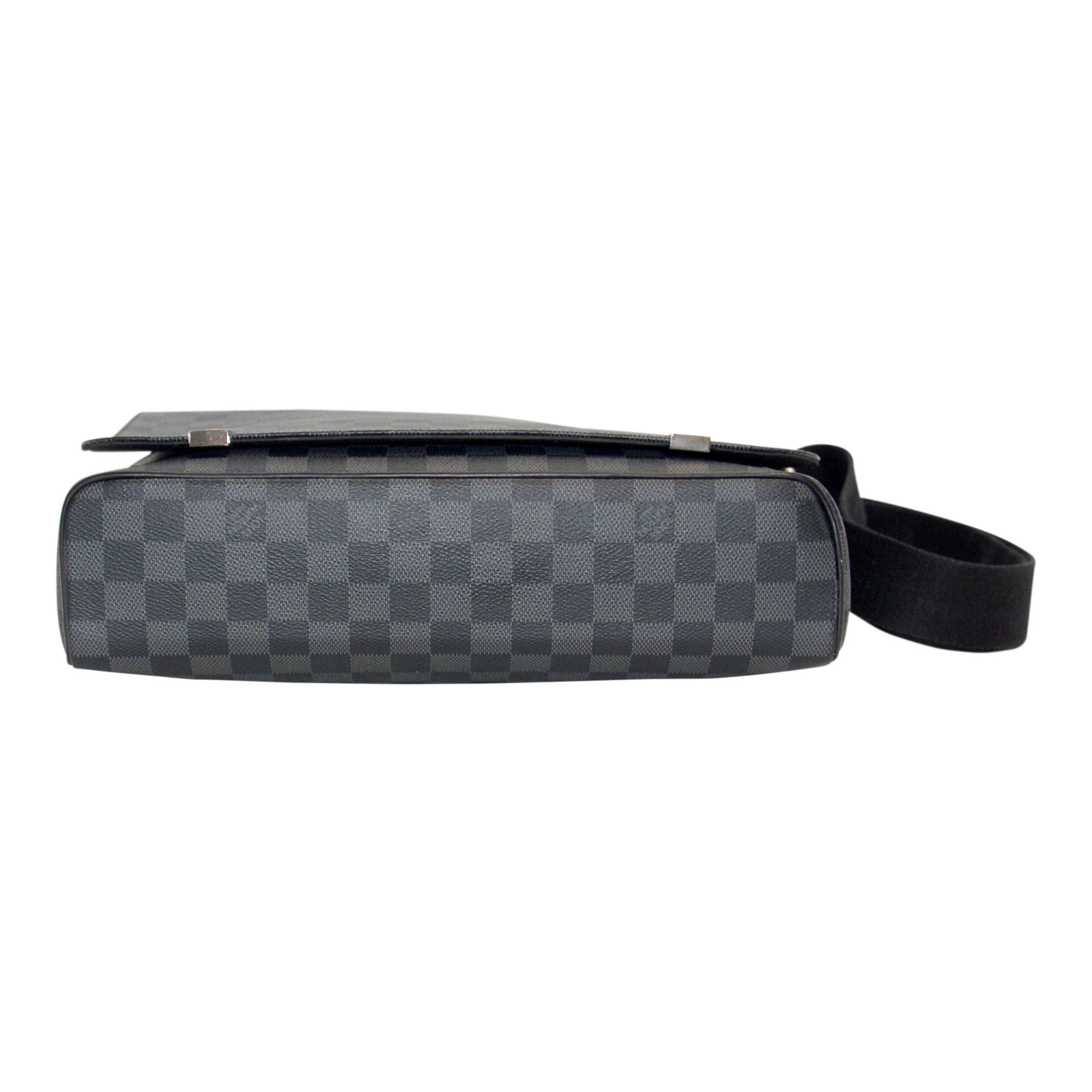 Louis Vuitton Damier Graphite District MM