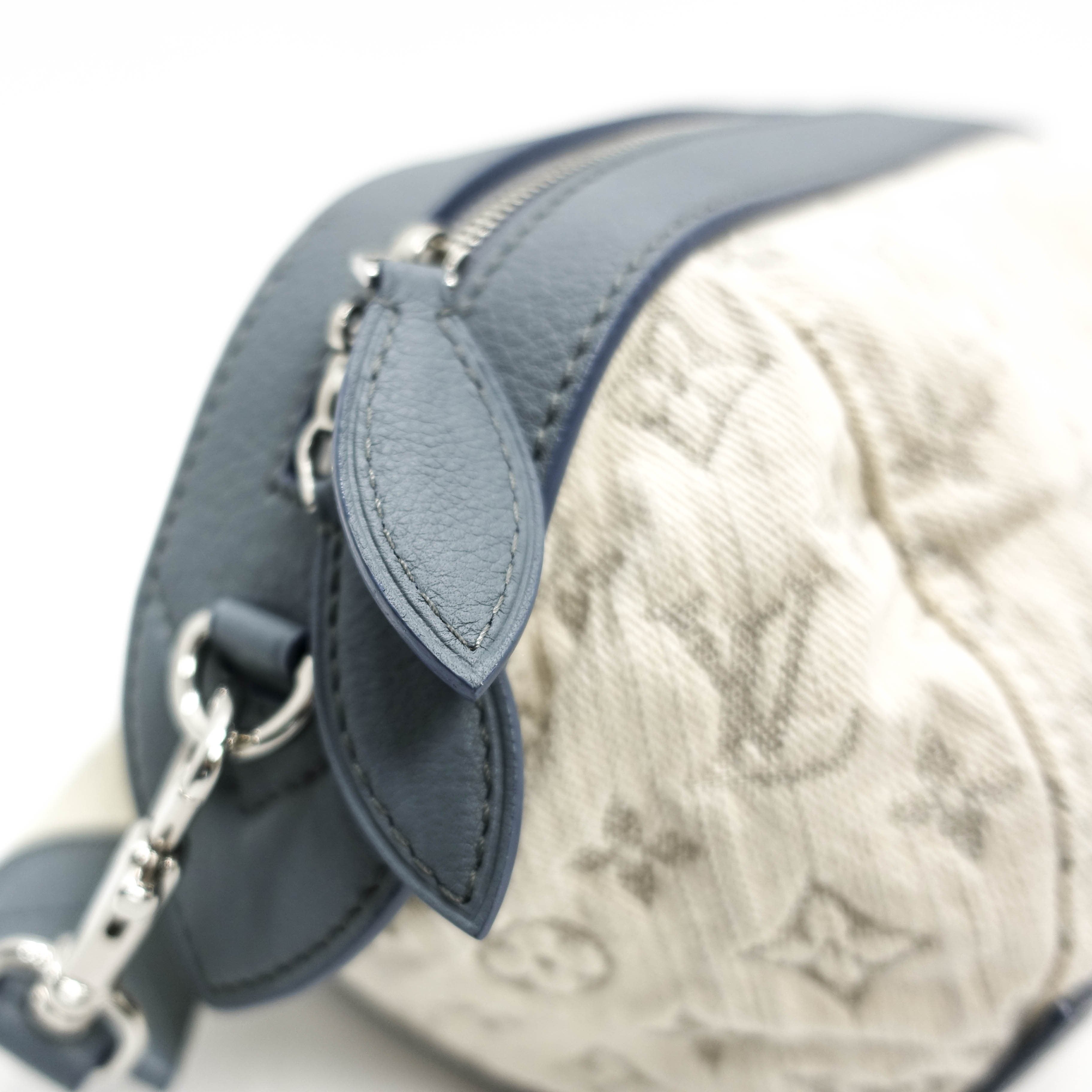 Louis Vuitton Limited Edition Bleu Monogram Denim Pochette Round Bag