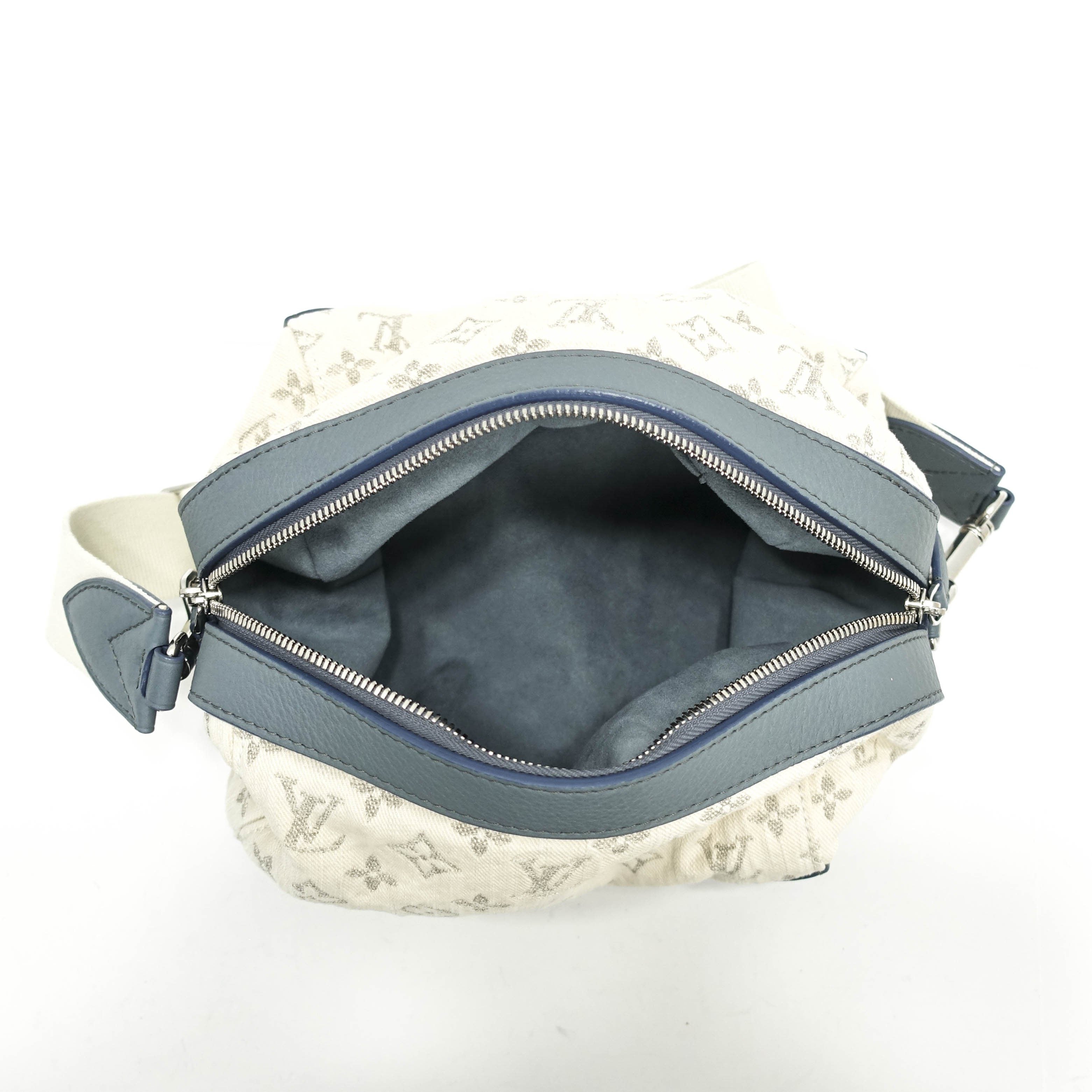 Louis Vuitton Limited Edition Bleu Monogram Denim Pochette Round Bag