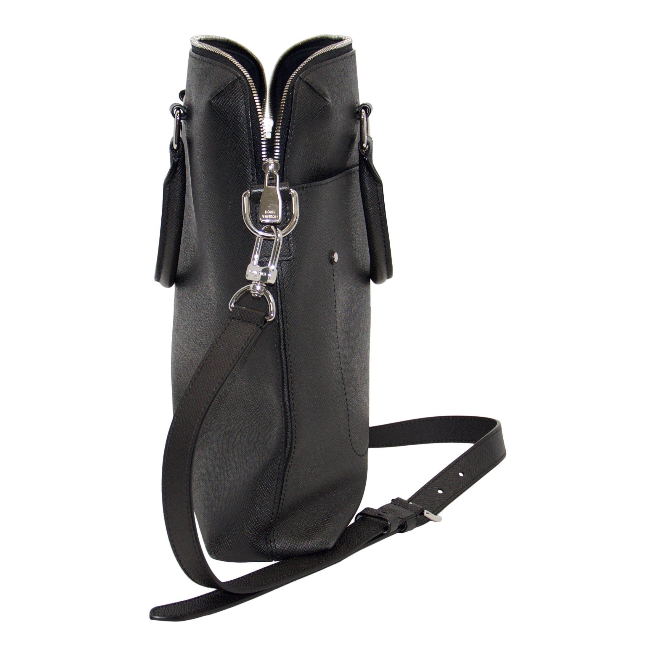 Louis Vuitton Taiga Grigori Tote