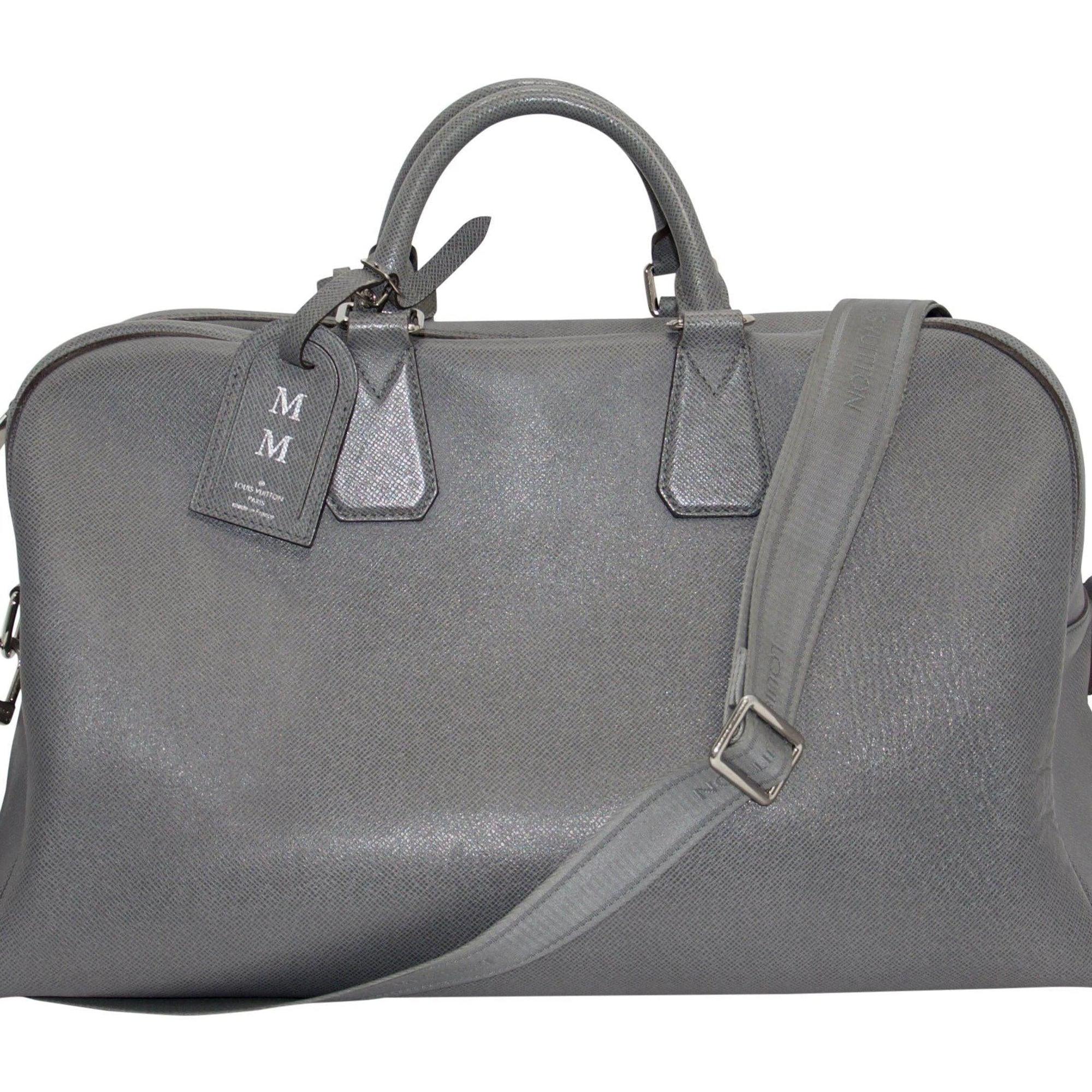 Louis Vuitton Taiga Kendall