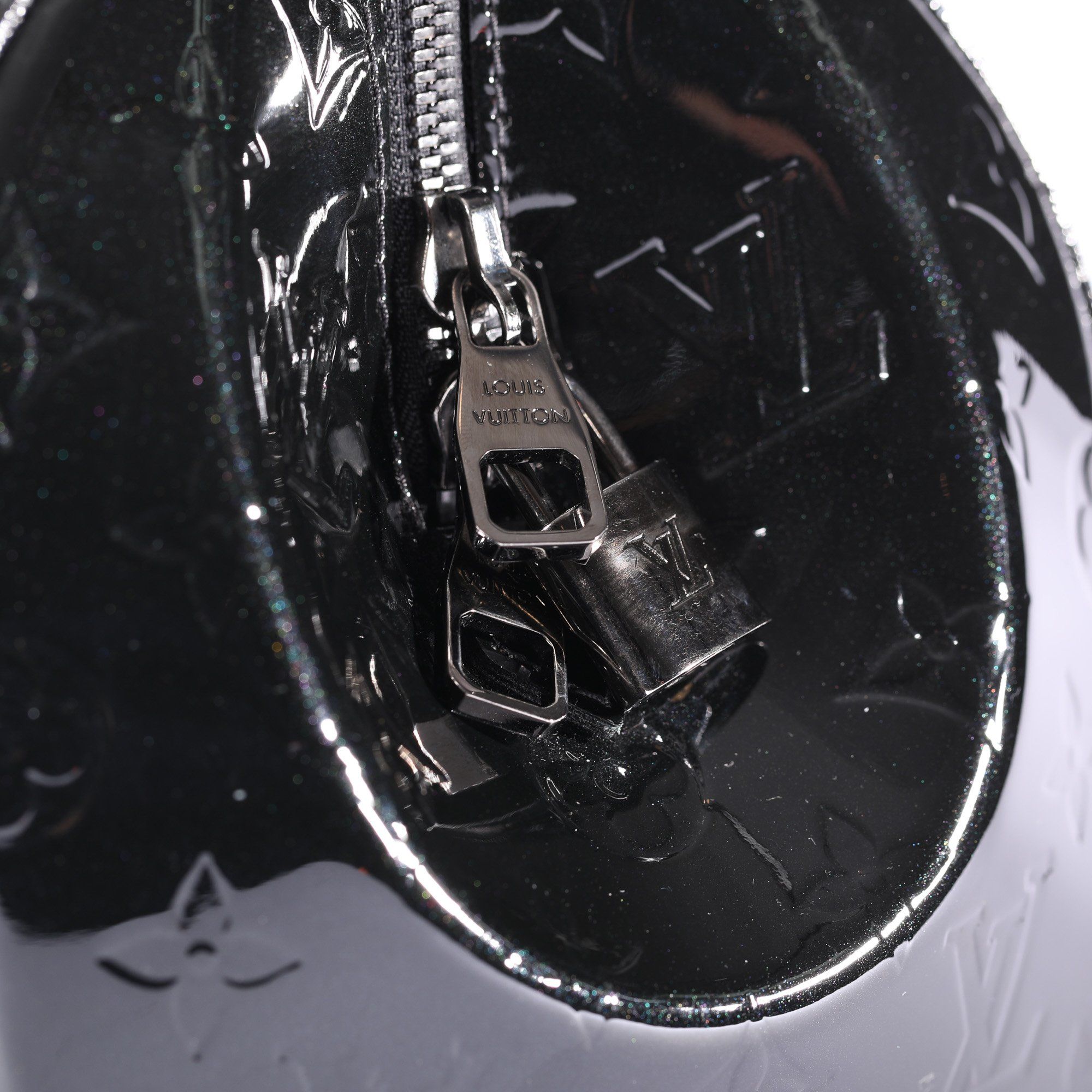 Louis Vuitton Vernis Montana Bag