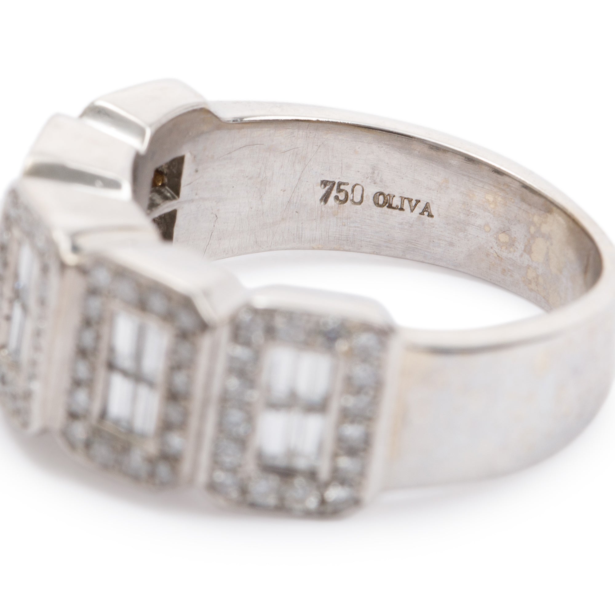 18k White Gold 1.03 tcw. Diamond Cocktail Ring, Size 5.75