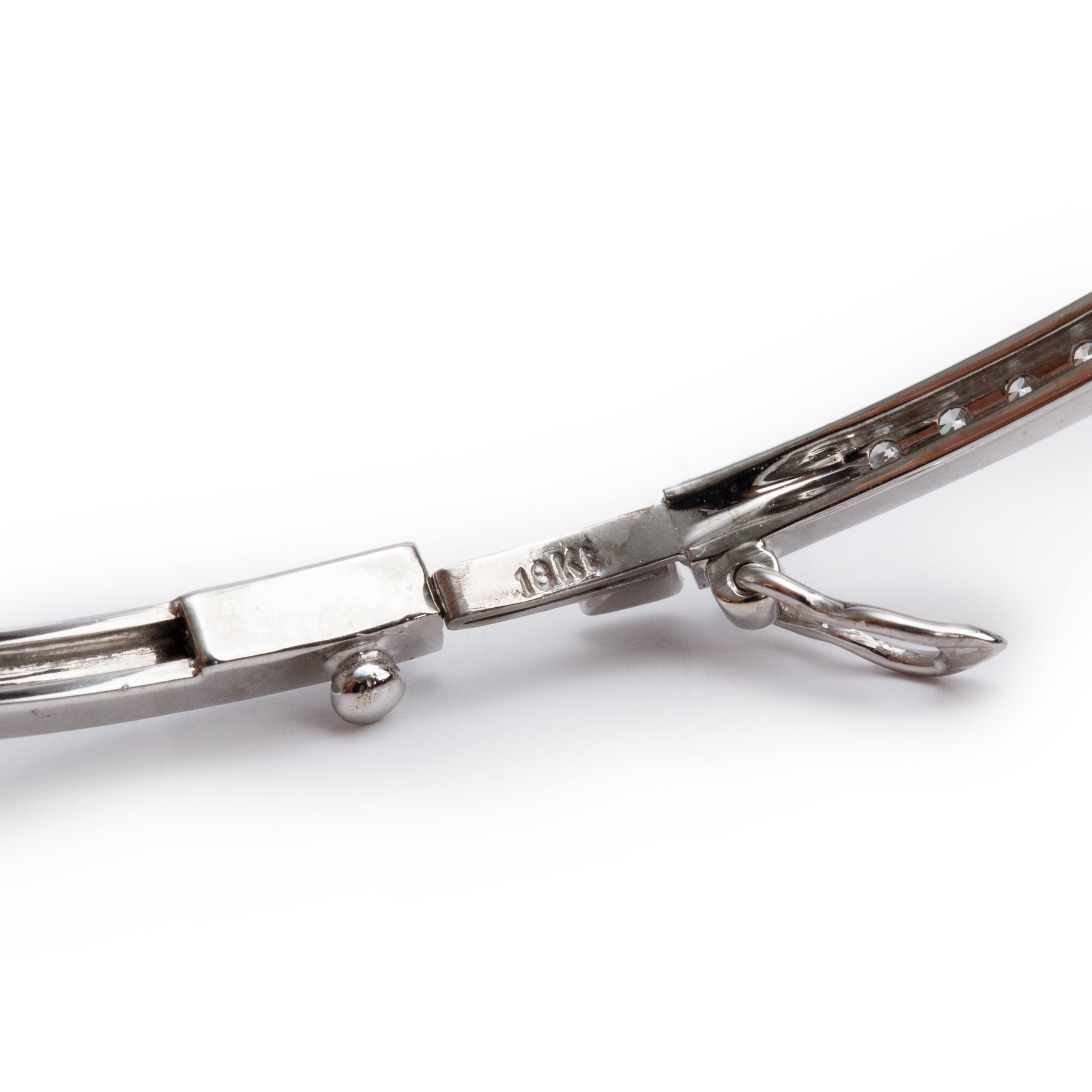 18k White Gold Diamond Bangle Bracelet
