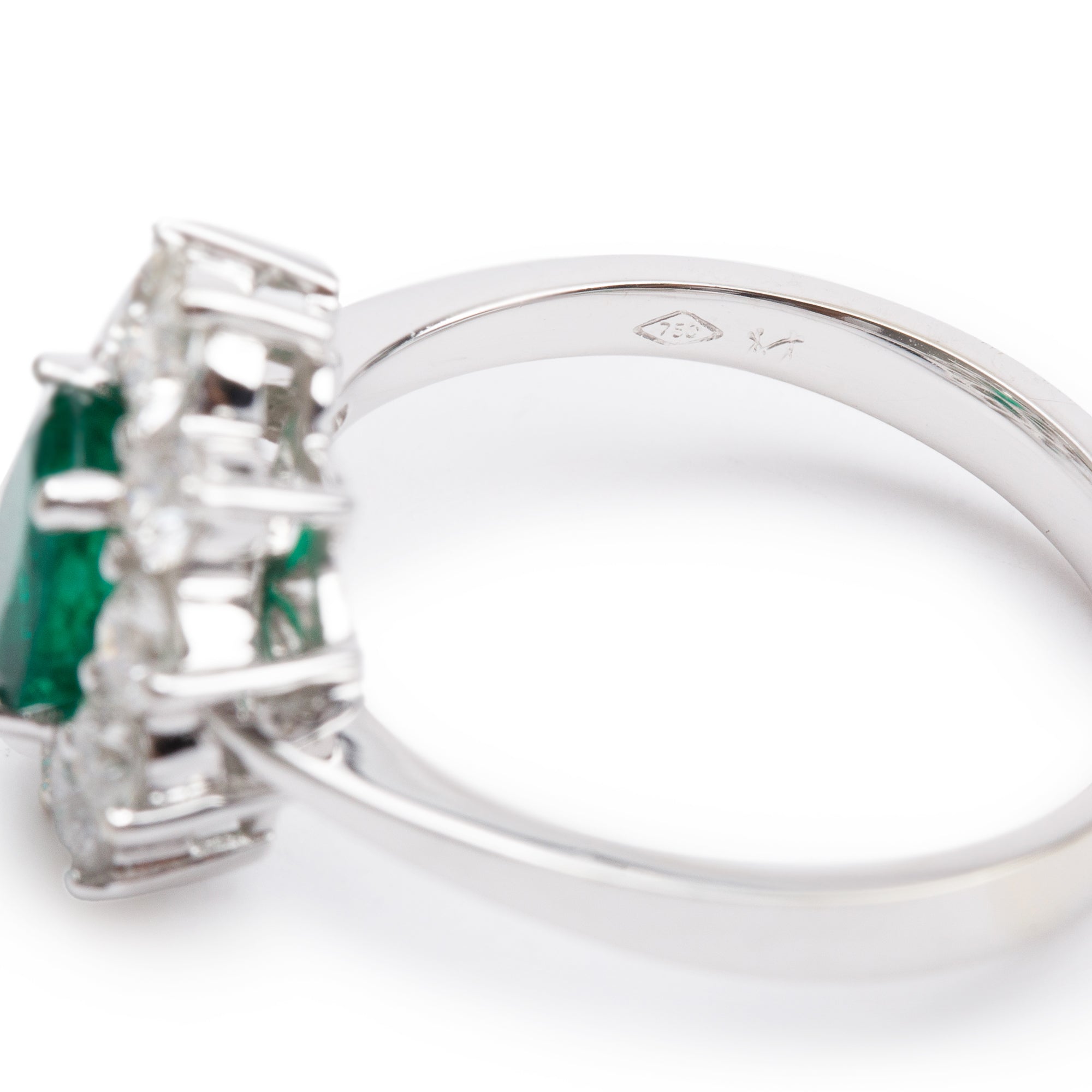 18k White Gold Emerald & Diamond Cocktail Ring, Size 6.75