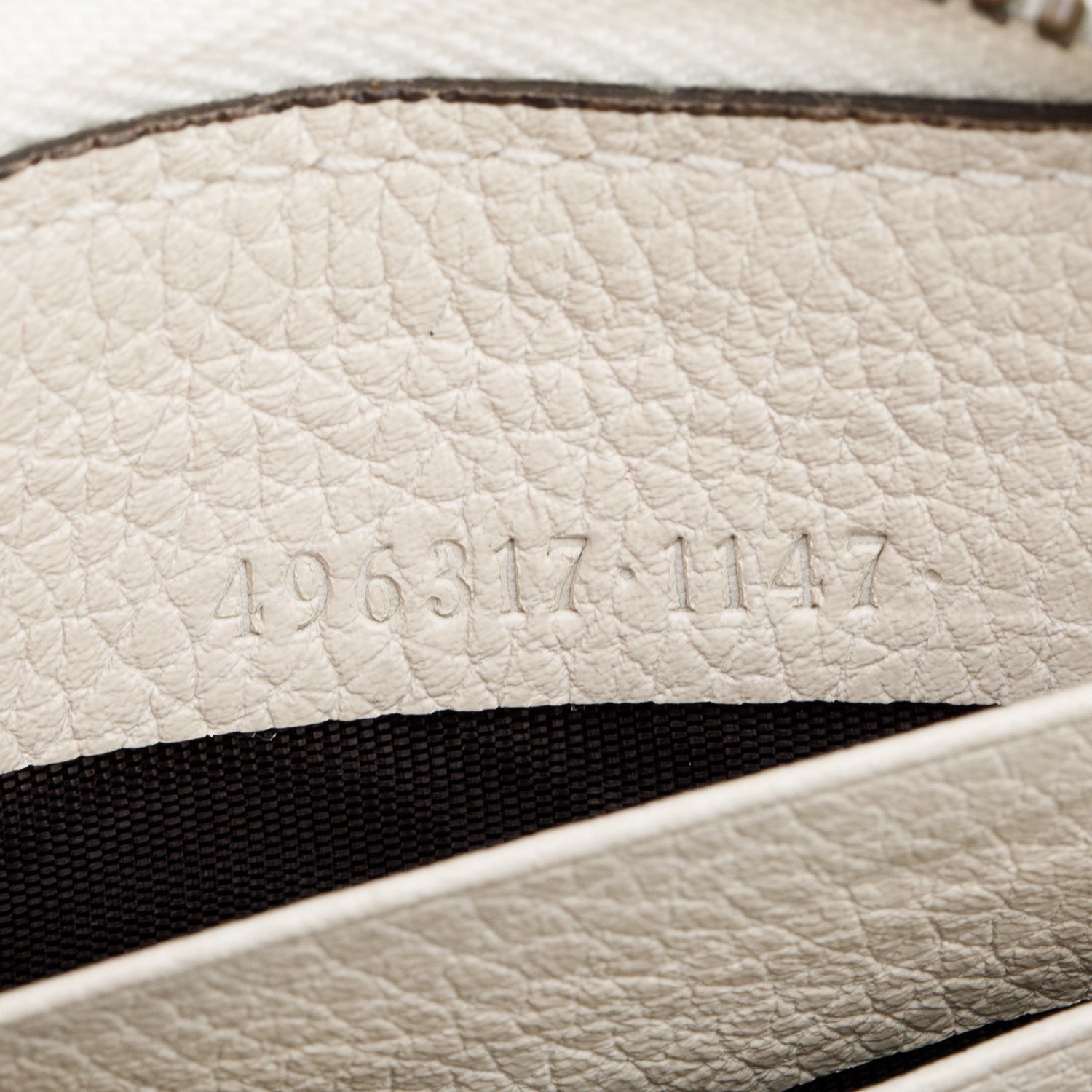 Gucci White Calfskin Leather Logo Zip Around Wallet