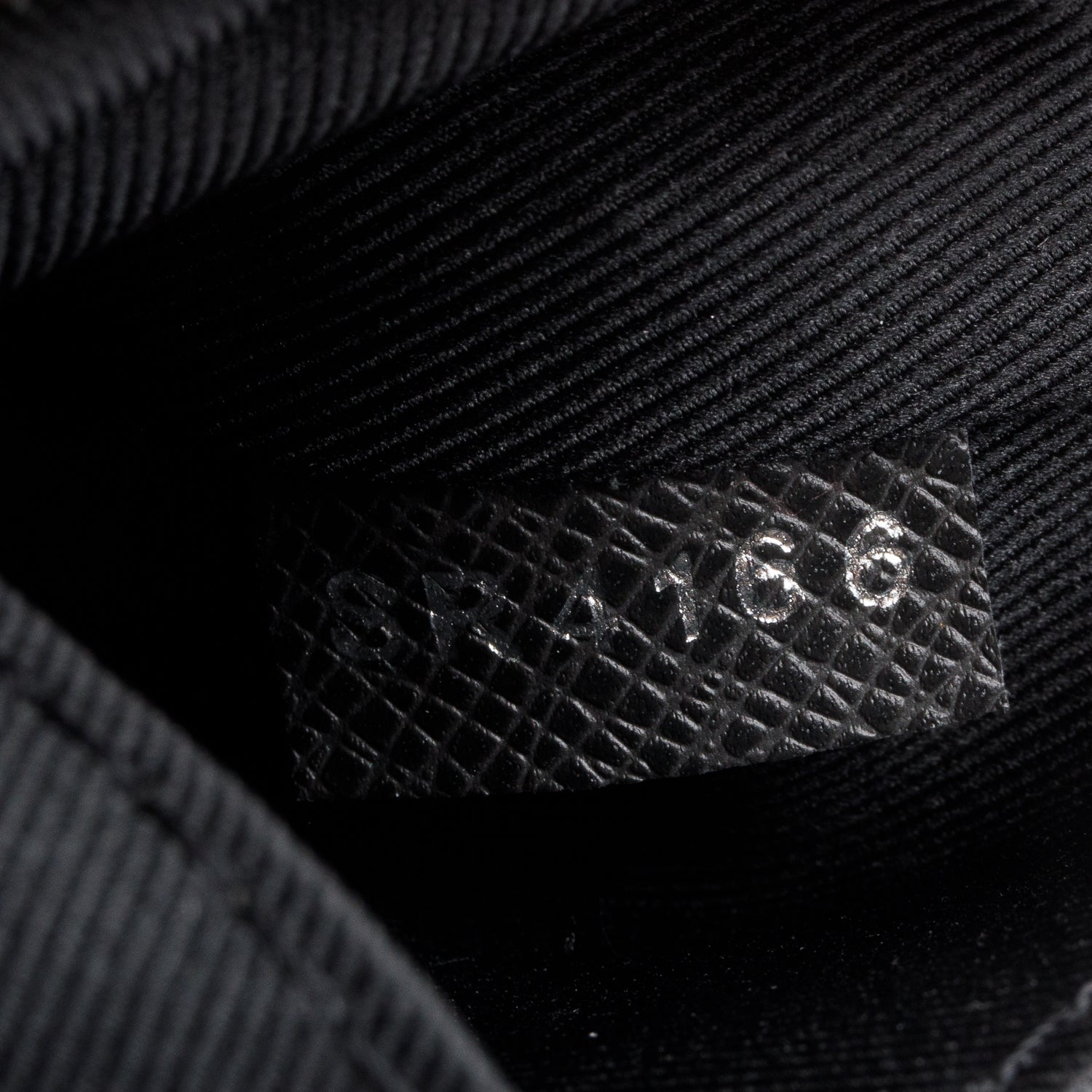 Louis Vuitton Black Taiga Leather Pochette Kasai