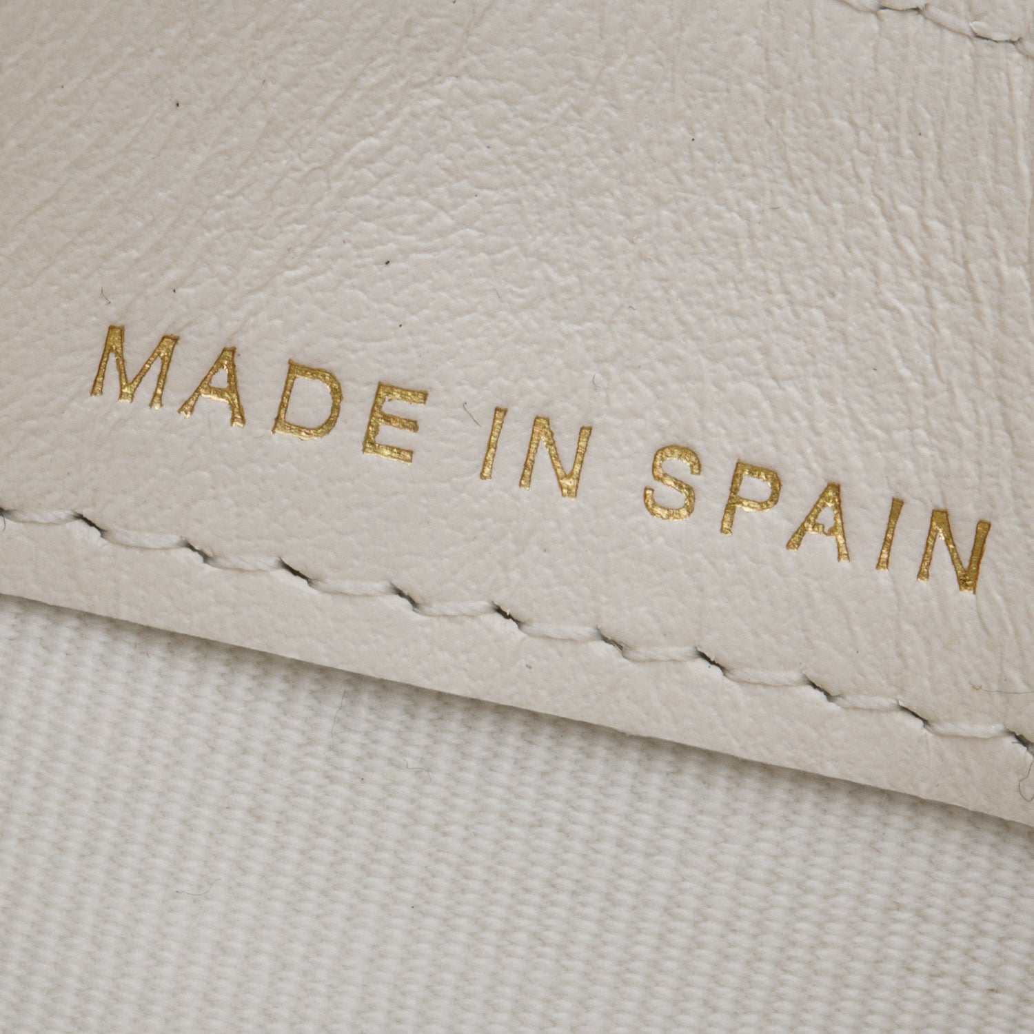 Chanel White Quilted Lambskin Leather 19 Card Holder w/ Box