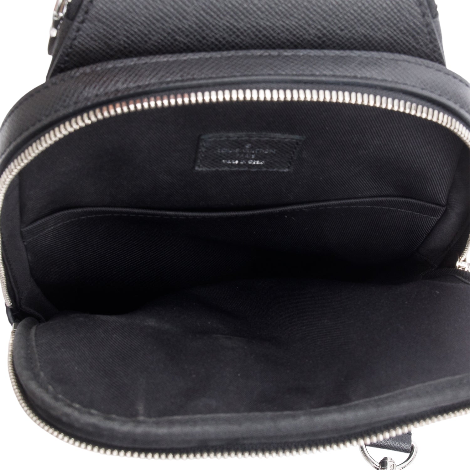 Louis Vuitton Black Taiga Leather Avenue Sling Bag