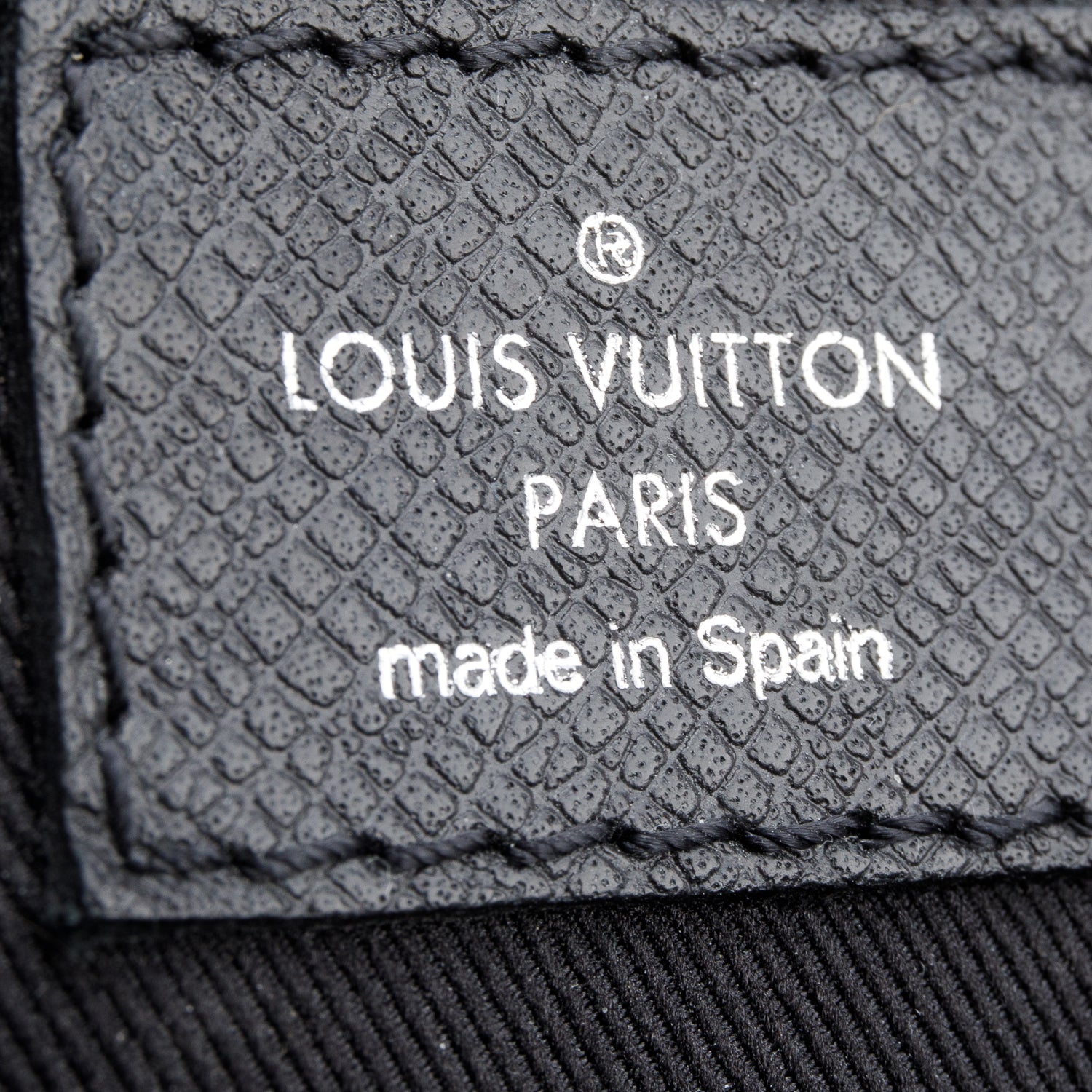 Louis Vuitton Black Taiga Leather Avenue Sling Bag