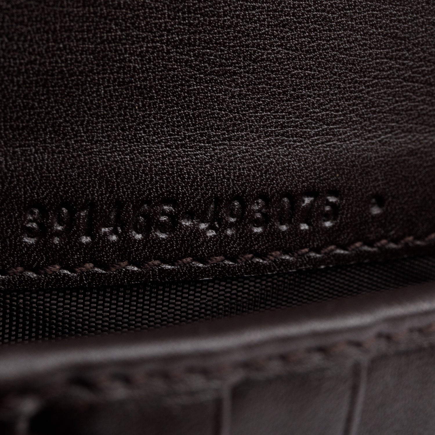 Gucci Brown Microguccissima Leather Zip Around Wallet Organizer w/ Box