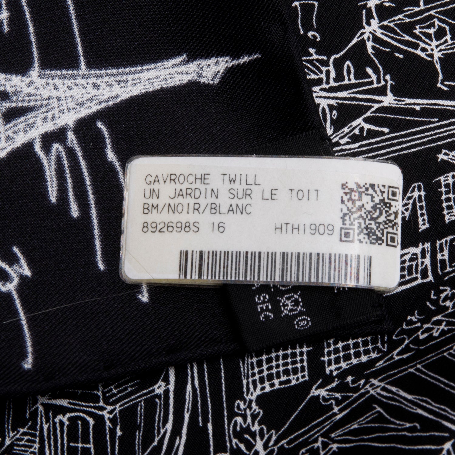 Hermes Black/White 'Un Jardin Sur Le Toit' Silk Scarf 45 w/ Box