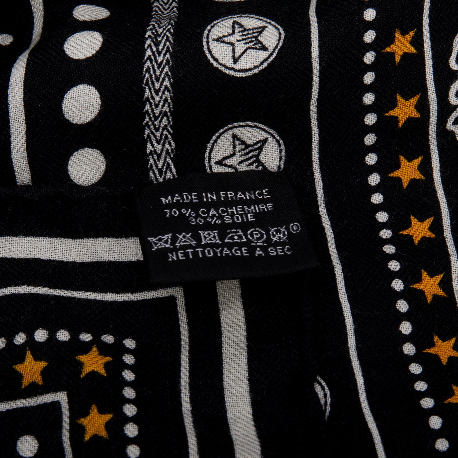 Hermes Noir/Blanc 'Zouaves Et Dragons' Cashmere Silk Bandana Shawl Scarf  140 w/ Box