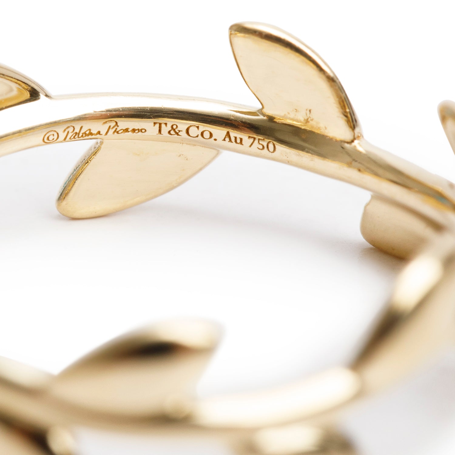 Tiffany & Co. Paloma Picasso 18k Yellow Gold Narrow Olive Leaf Band Ring, Size 7