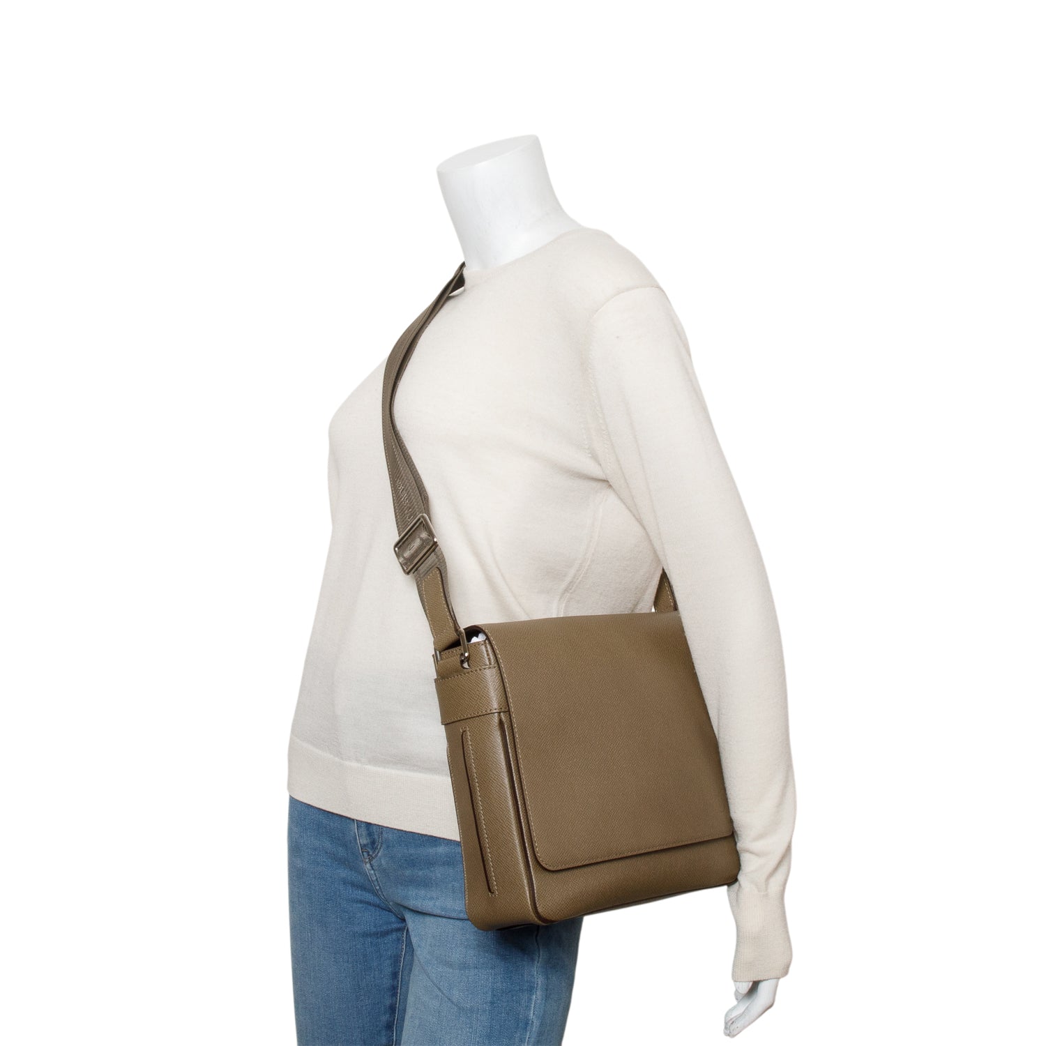 Louis Vuitton Khaki Taiga Leather District PM